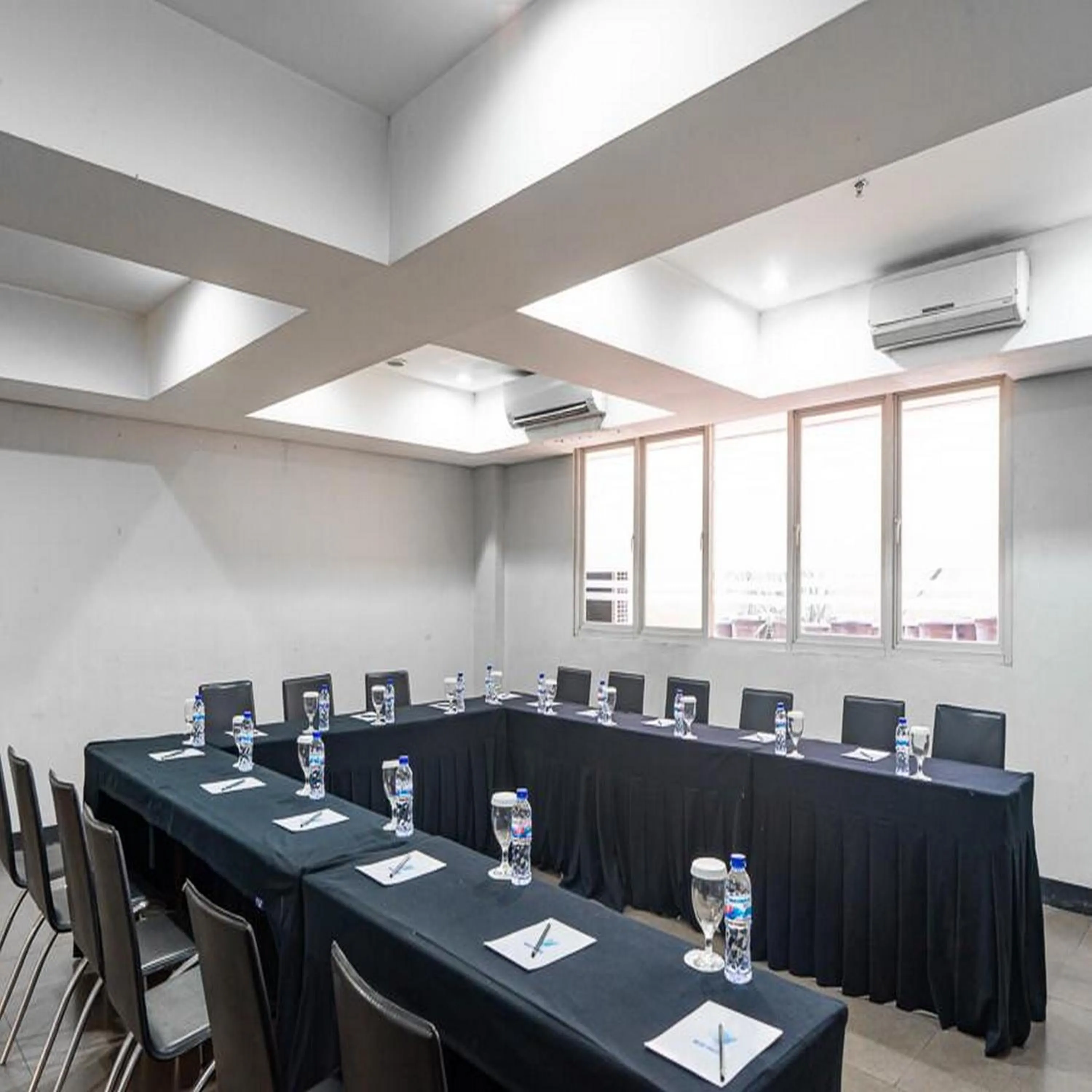 Meeting/conference room in RedDoorz Plus at Blue Pacific Blok M