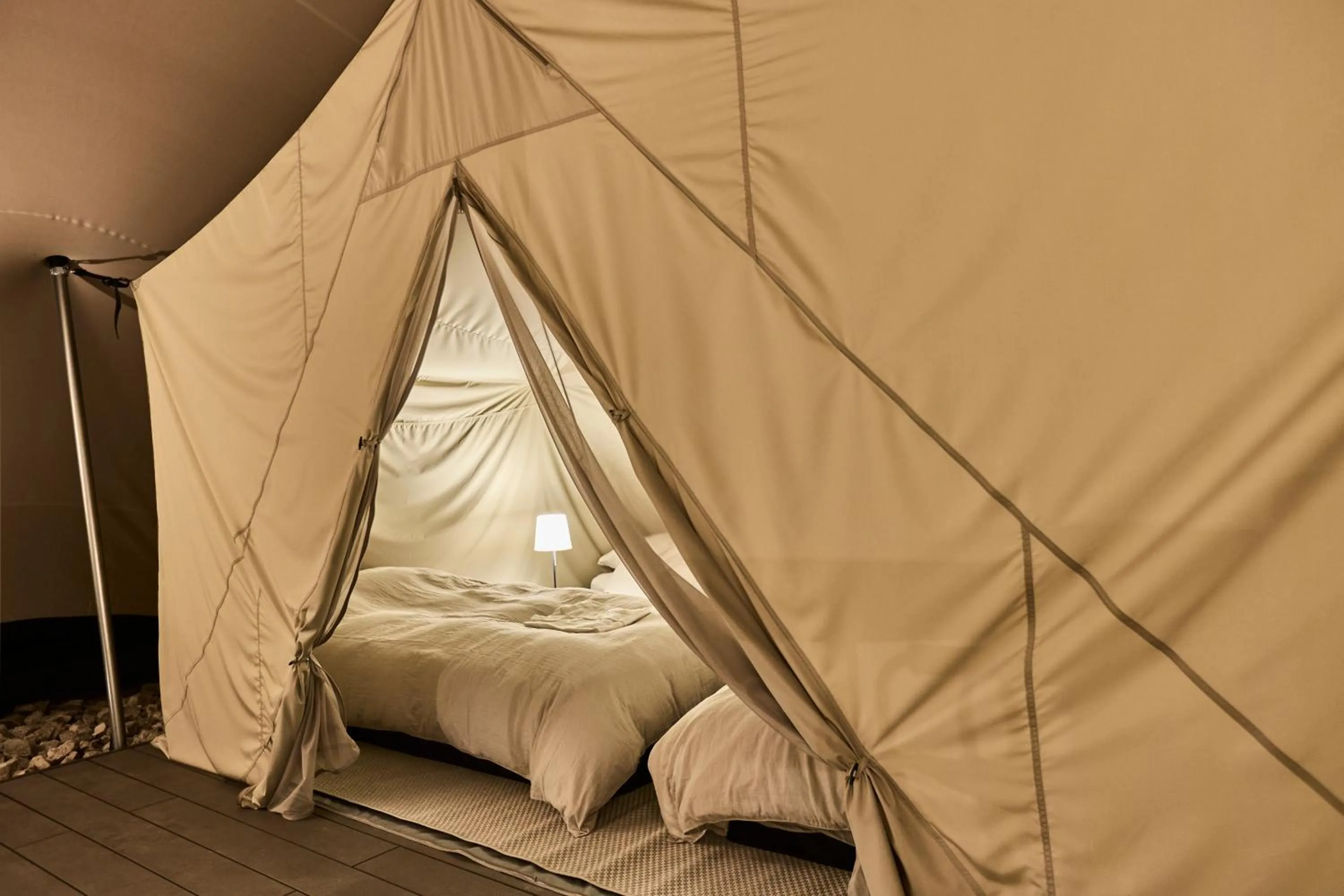 Bedroom, Bed in Snow Peak YAKEI SUITE ABURAYAMA FUKUOKA