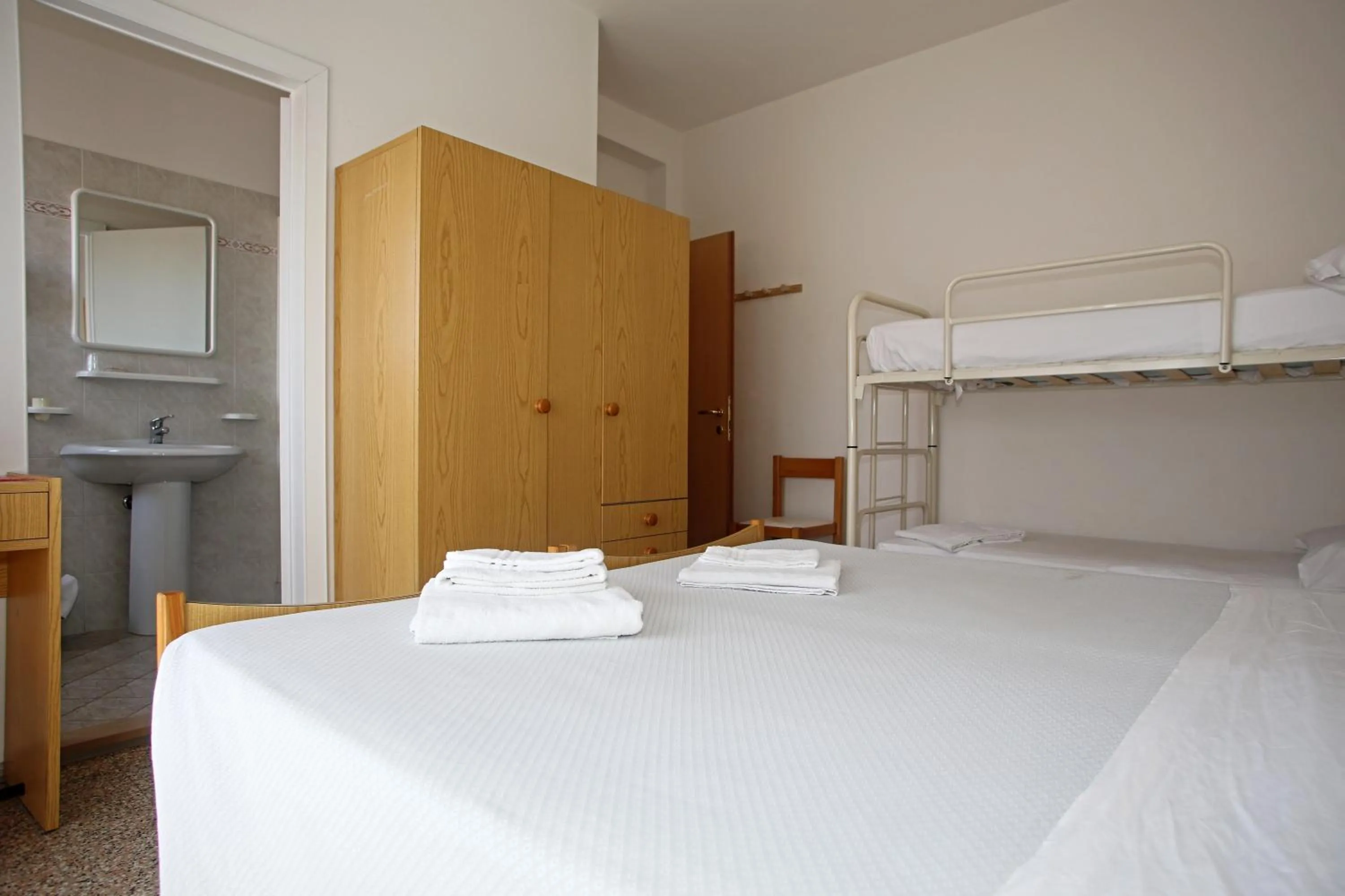 Bedroom, Bed in Hotel Serafini Misano Adriatico