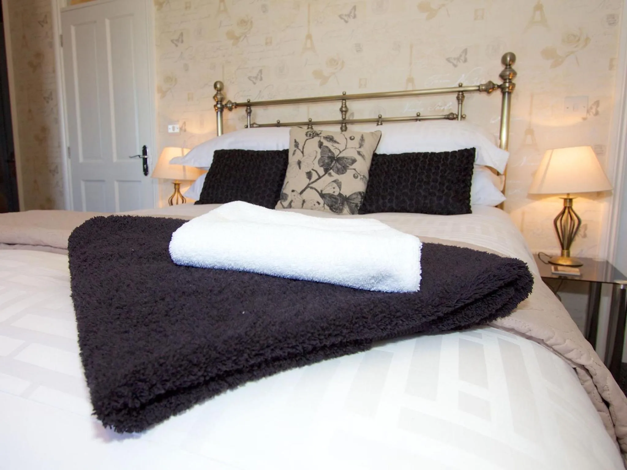 Bed in Henbere Farm B&B