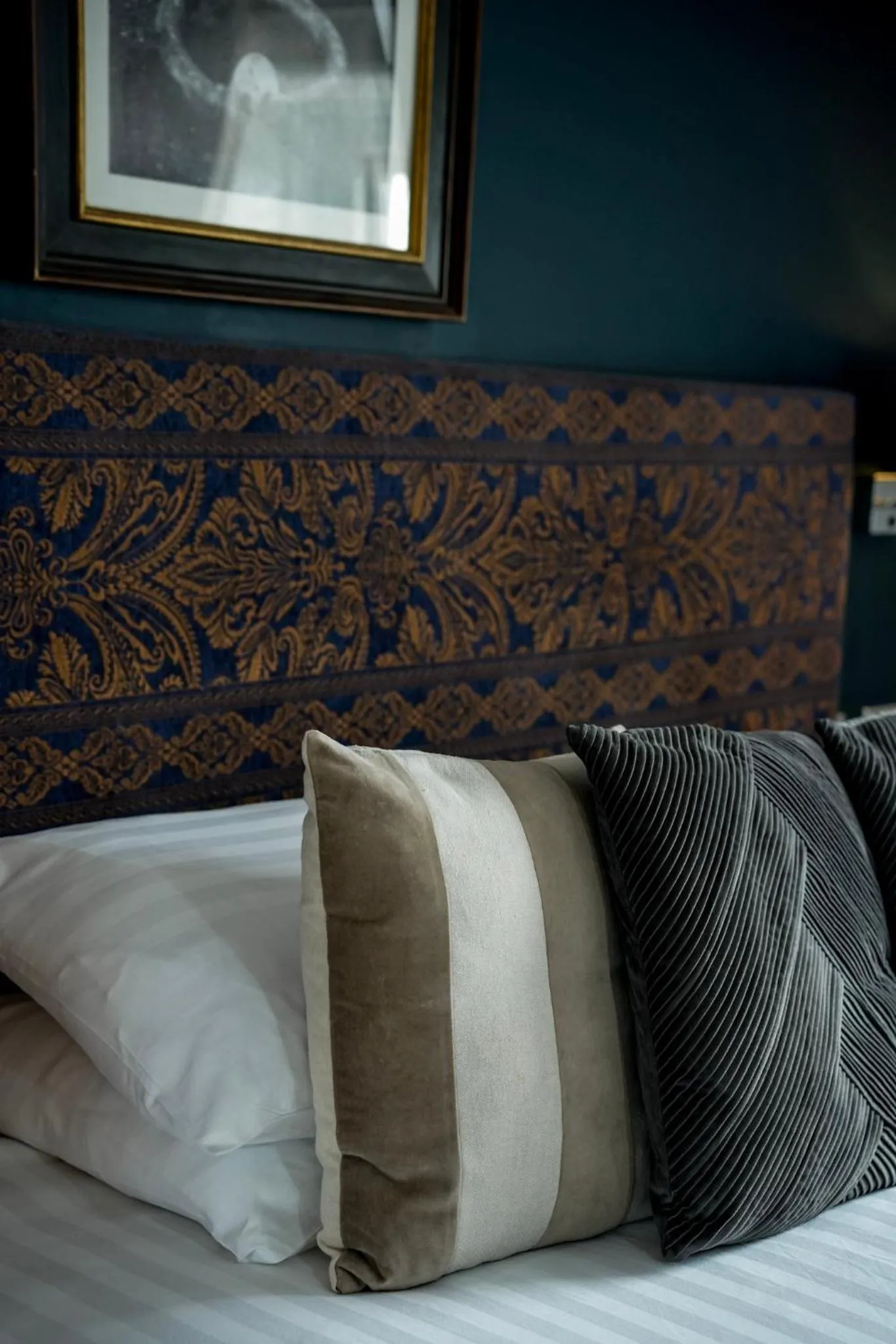 Bed in THE LORD NELSON HOTEL