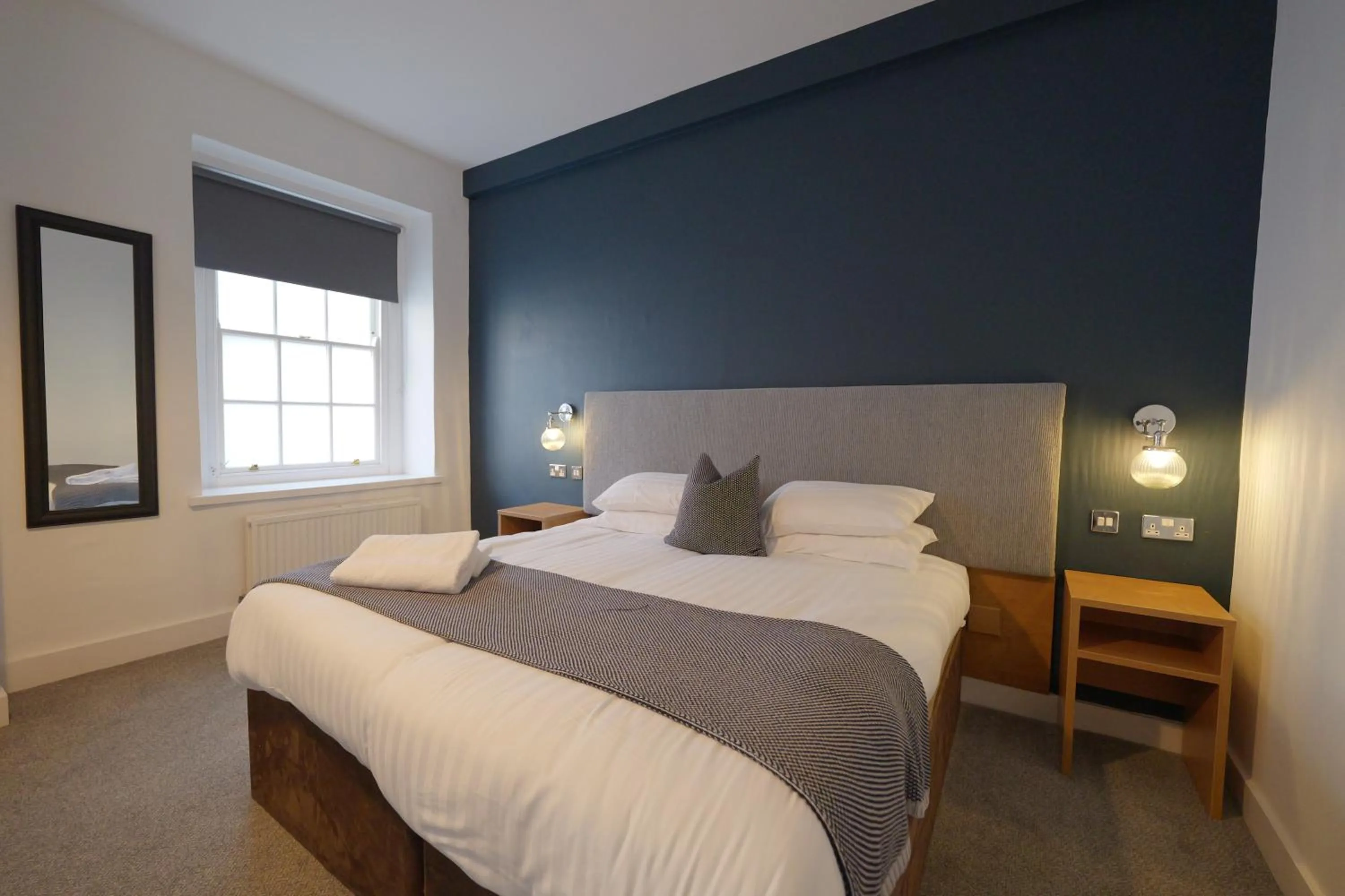 Standard King Room in THE LORD NELSON HOTEL