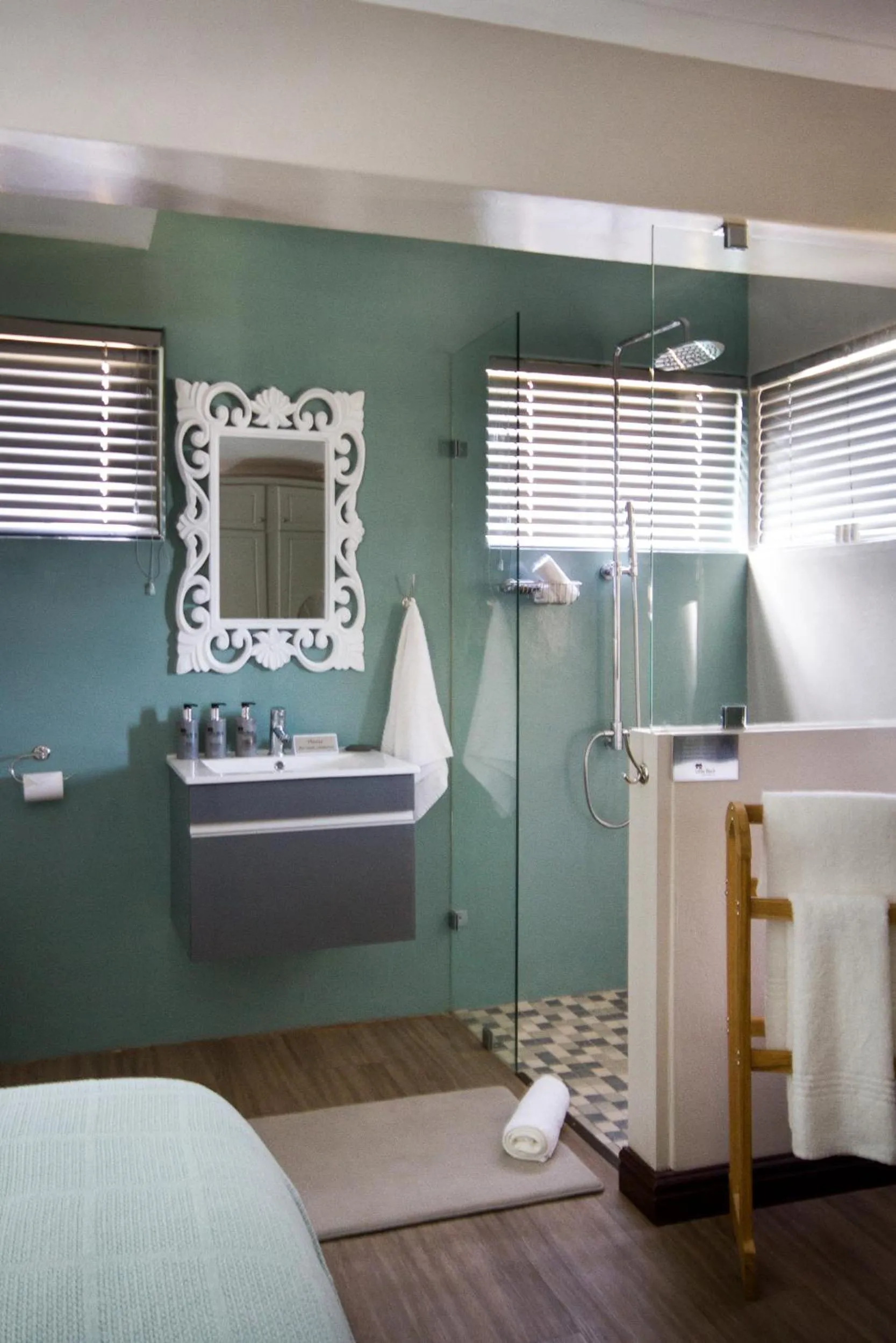 Bathroom, Bed in Little Rock Guesthouse