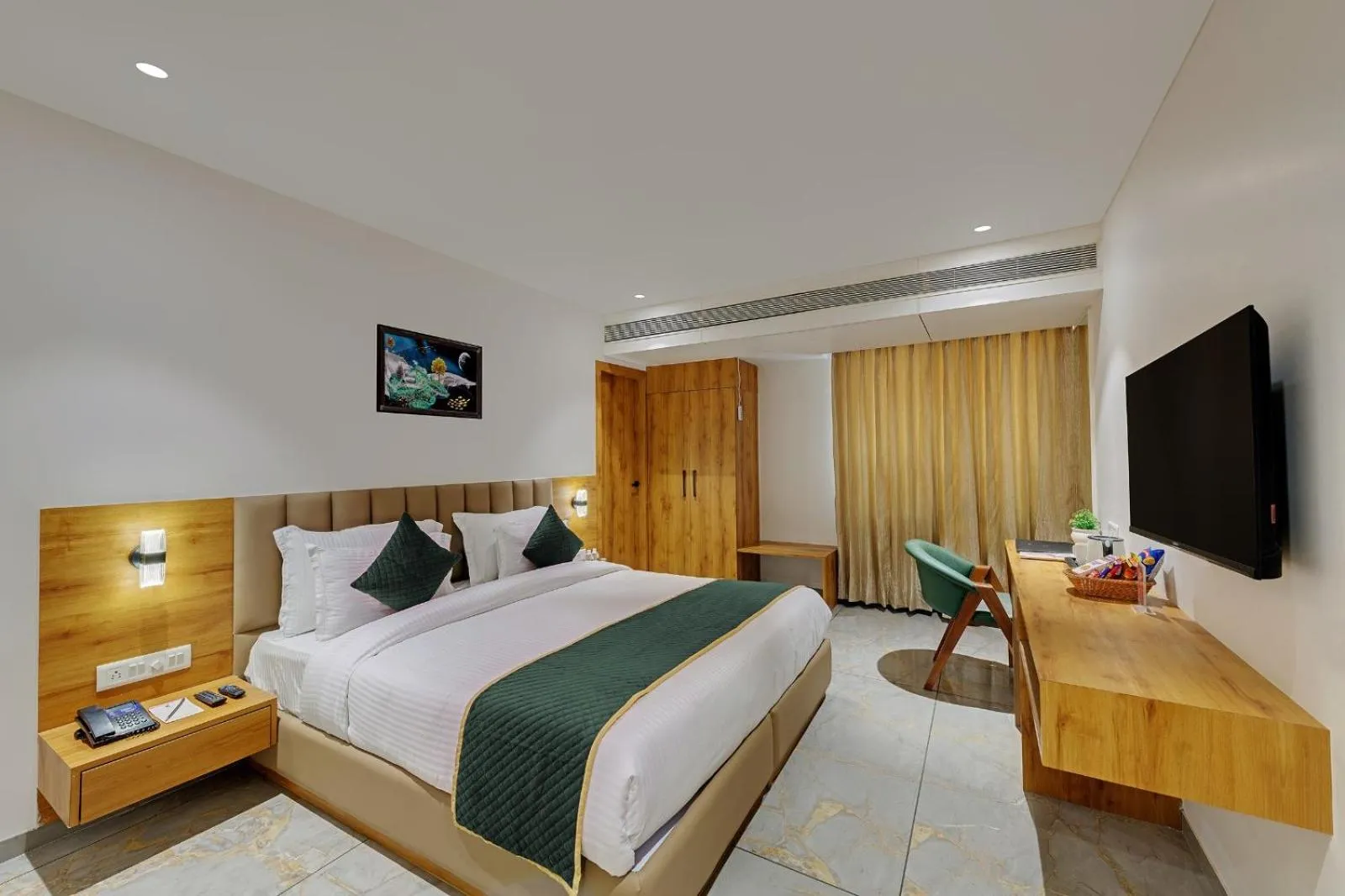 Bedroom, Bed in Comfort Inn Sapphire Chandkheda, Ahmedabad