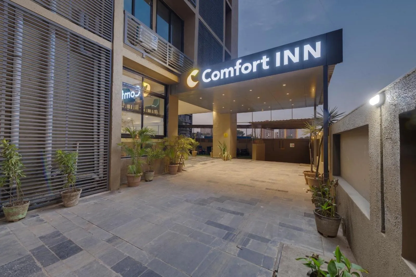 Facade/entrance in Comfort Inn Sapphire Chandkheda, Ahmedabad