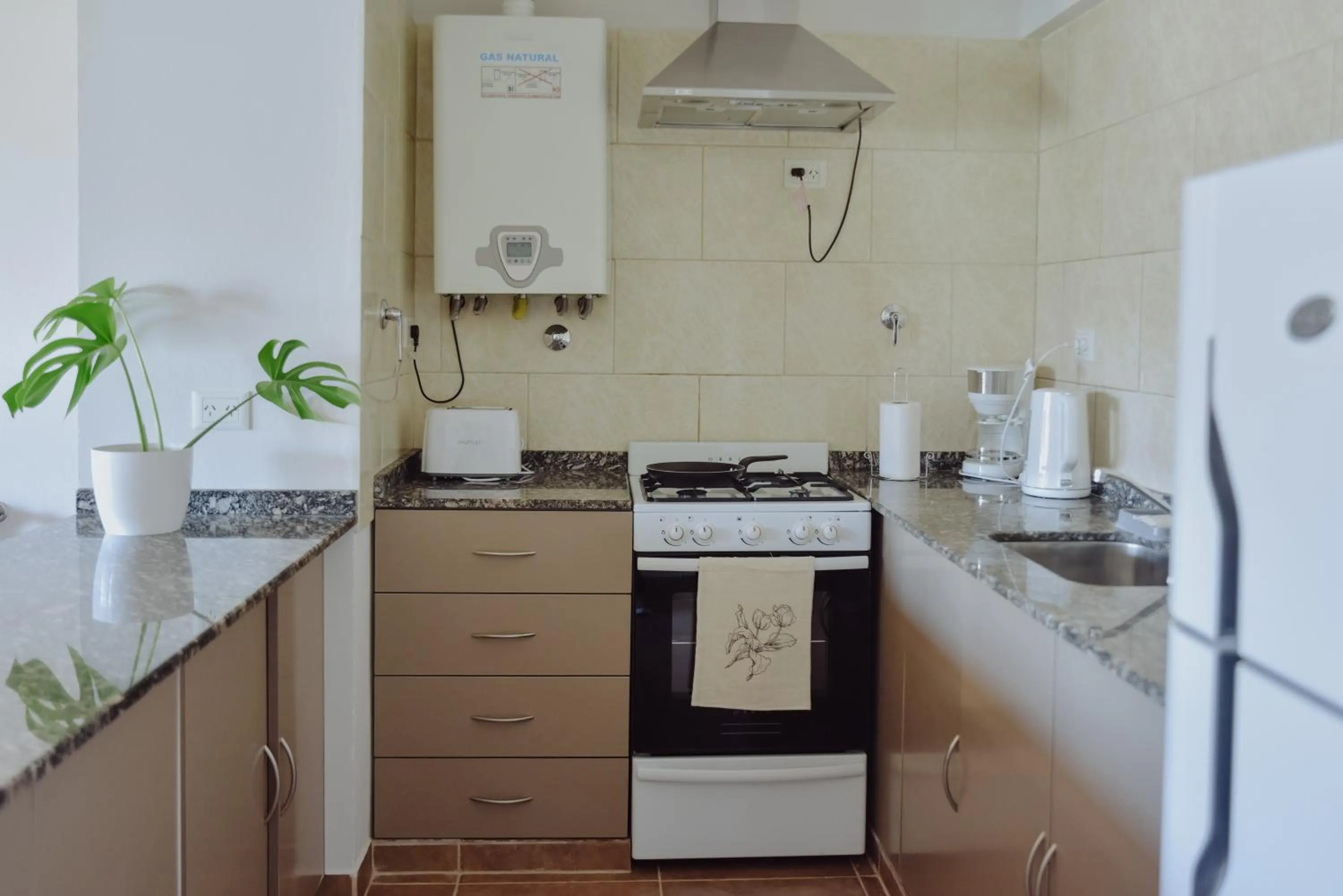 Kitchen or kitchenette in Draig House