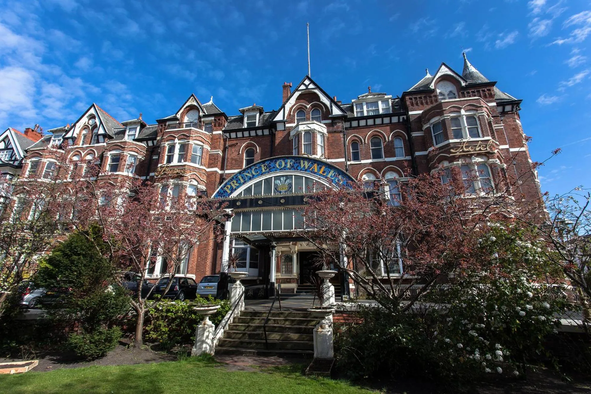 Facade/entrance in Prince Of Wales Hotel