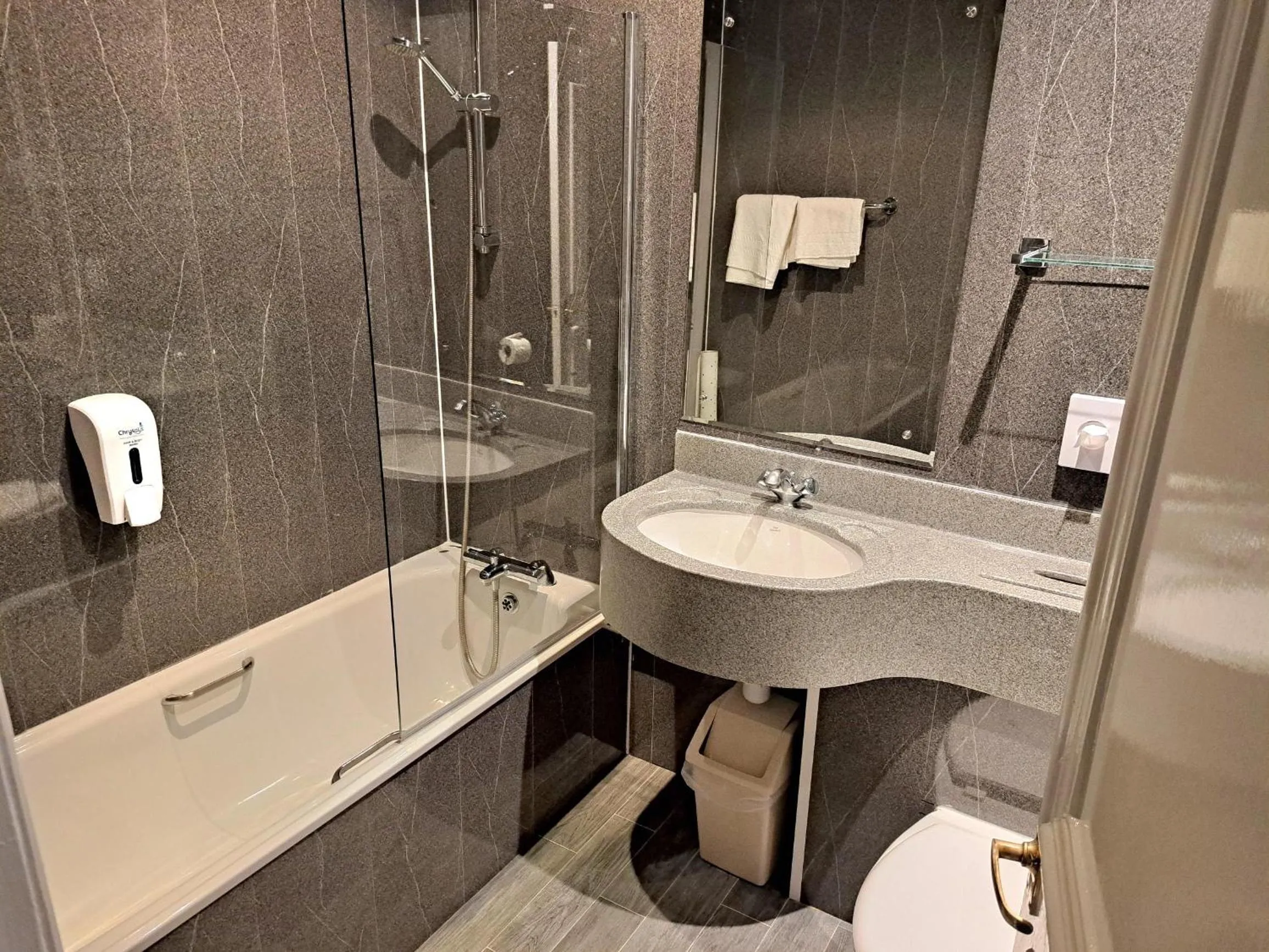 Bathroom in Prince Of Wales Hotel