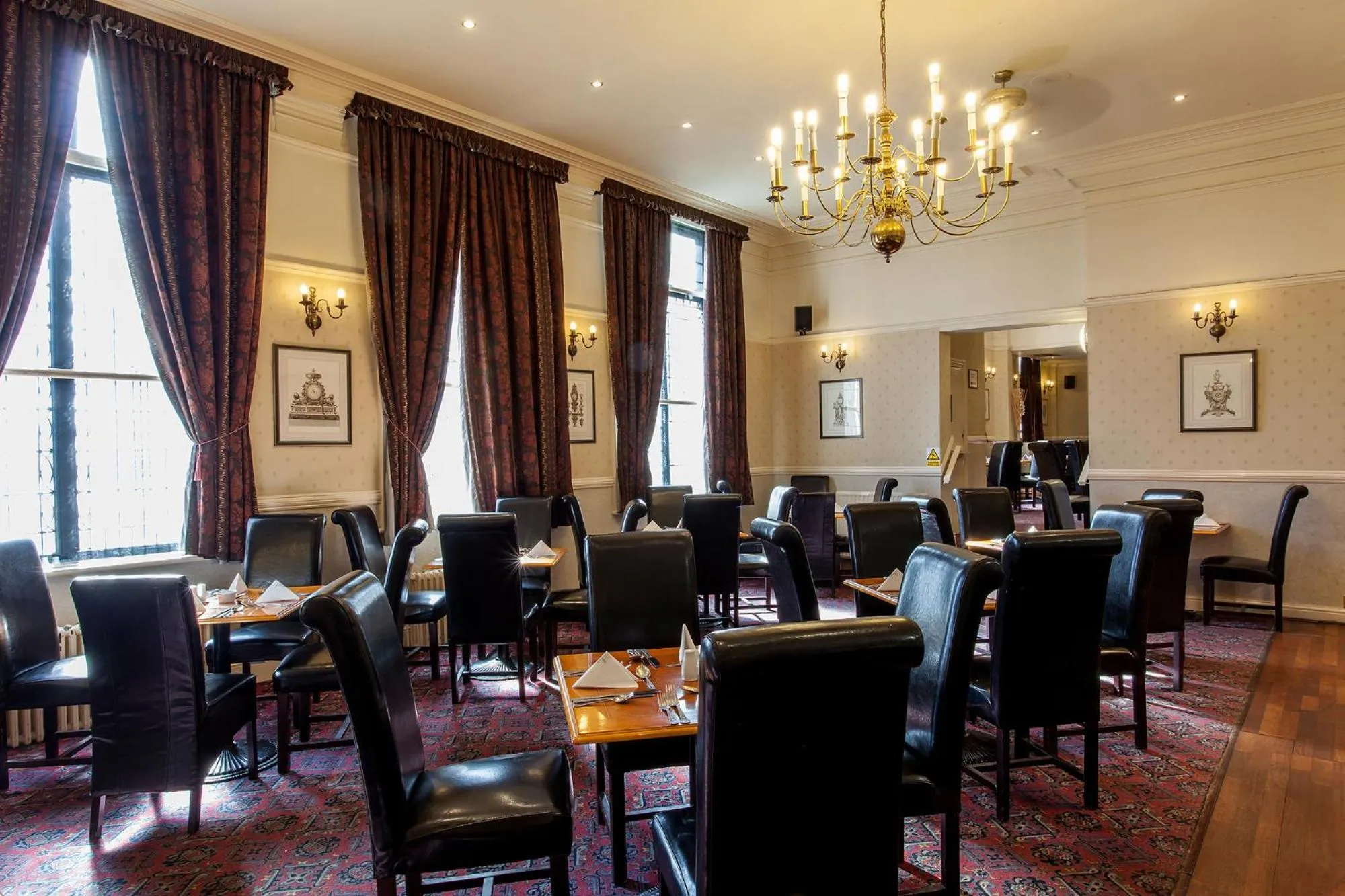Restaurant/places to eat in Prince Of Wales Hotel