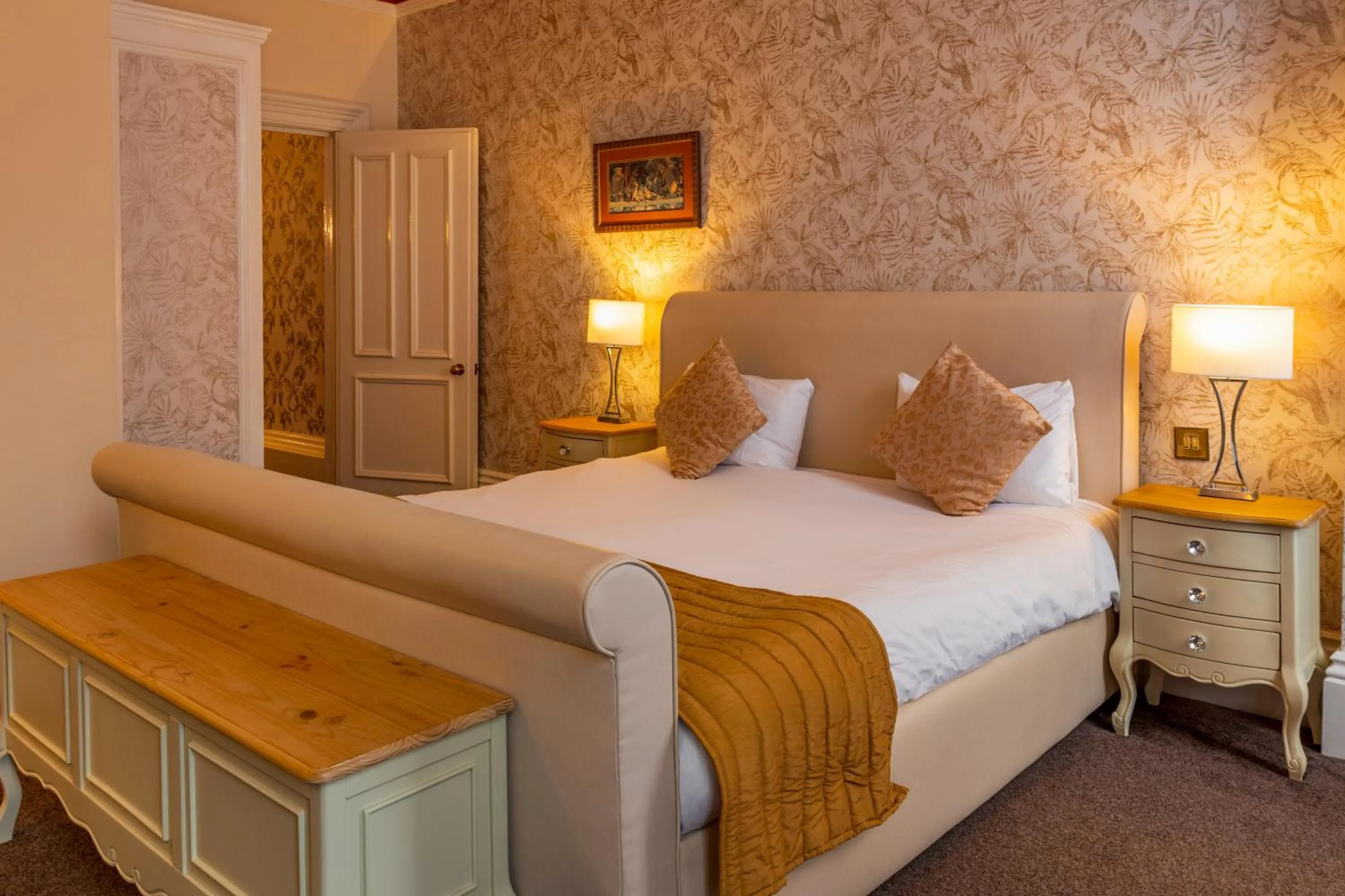 wedding, Bed in Prince Of Wales Hotel