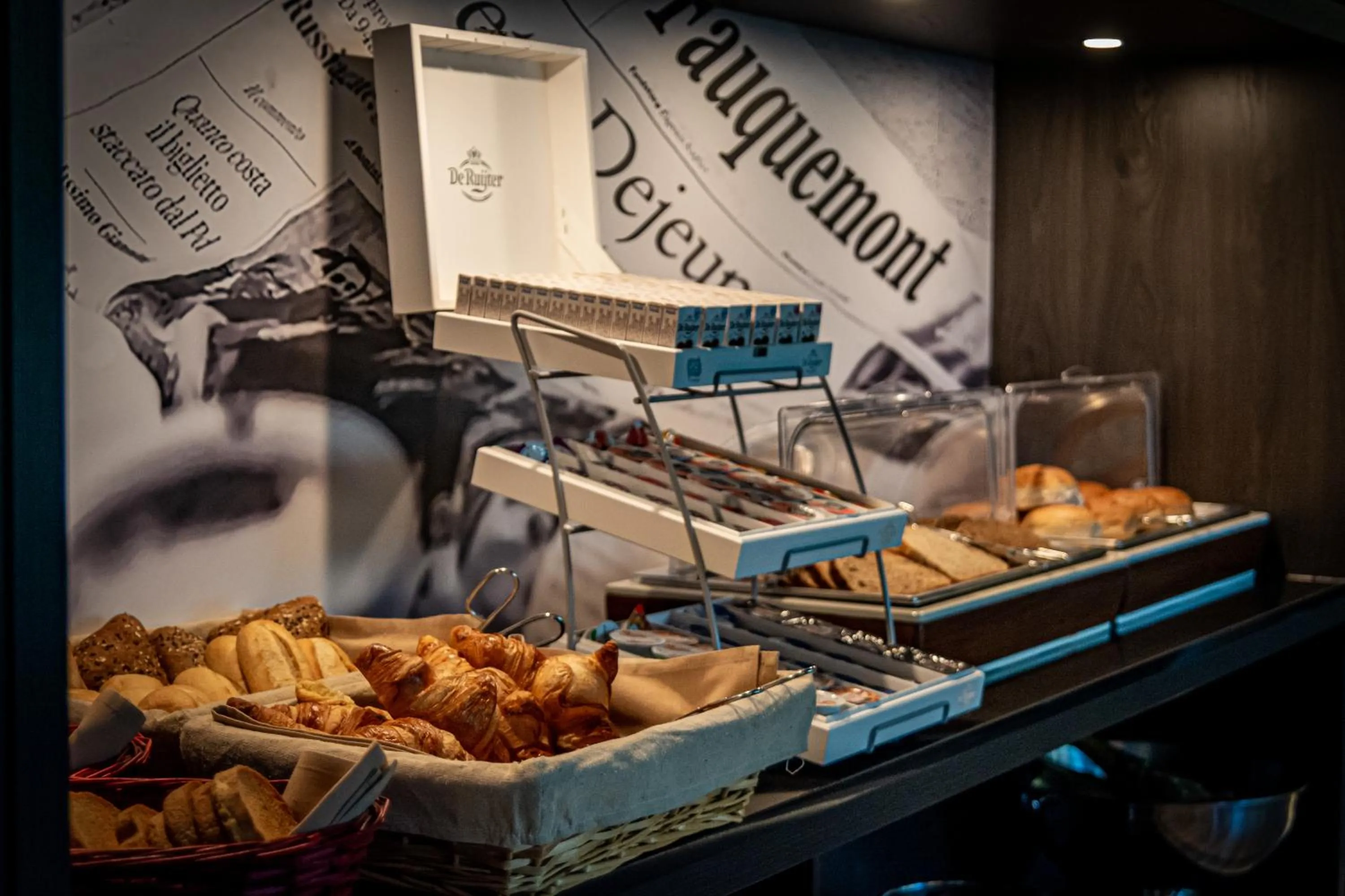 Buffet breakfast in Hotel Hulsman