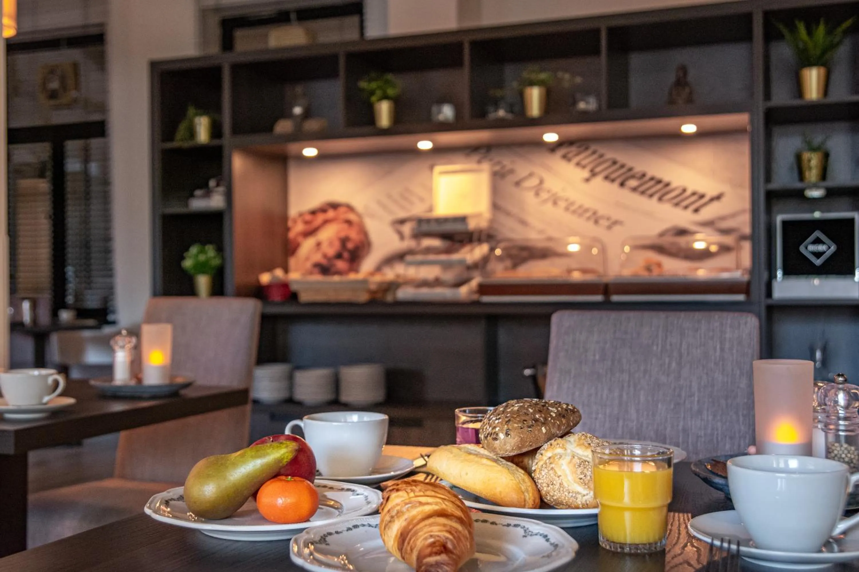 Buffet breakfast in Hotel Hulsman