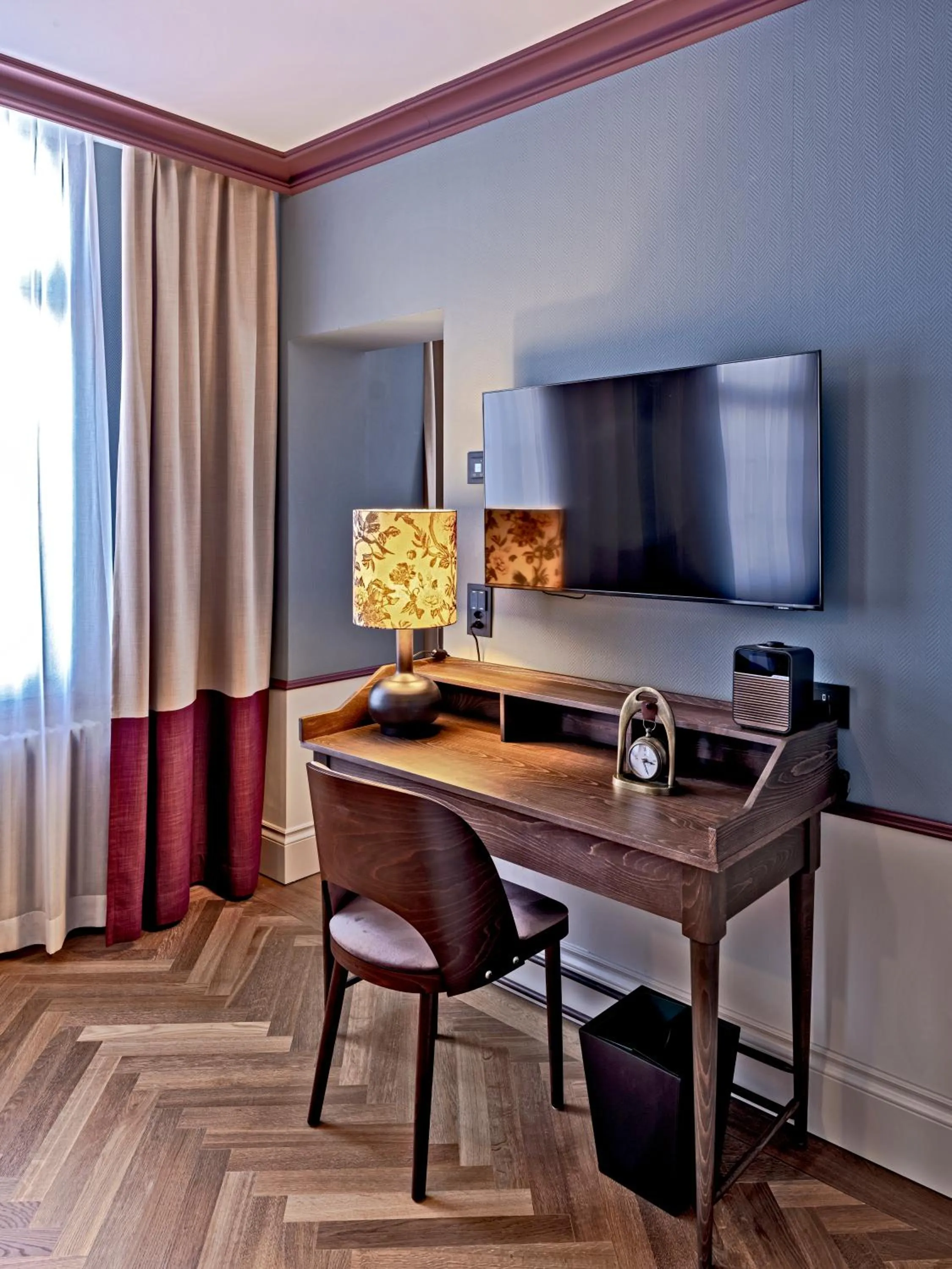 TV and multimedia in Hotel Mürren Palace