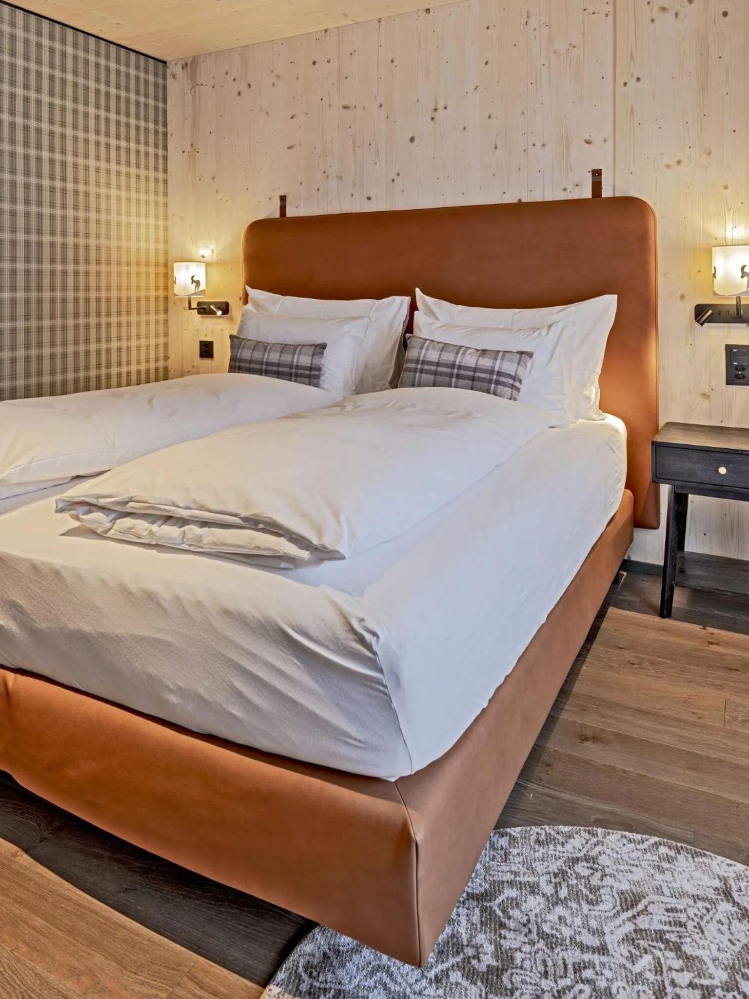 Bedroom, Bed in Hotel Mürren Palace