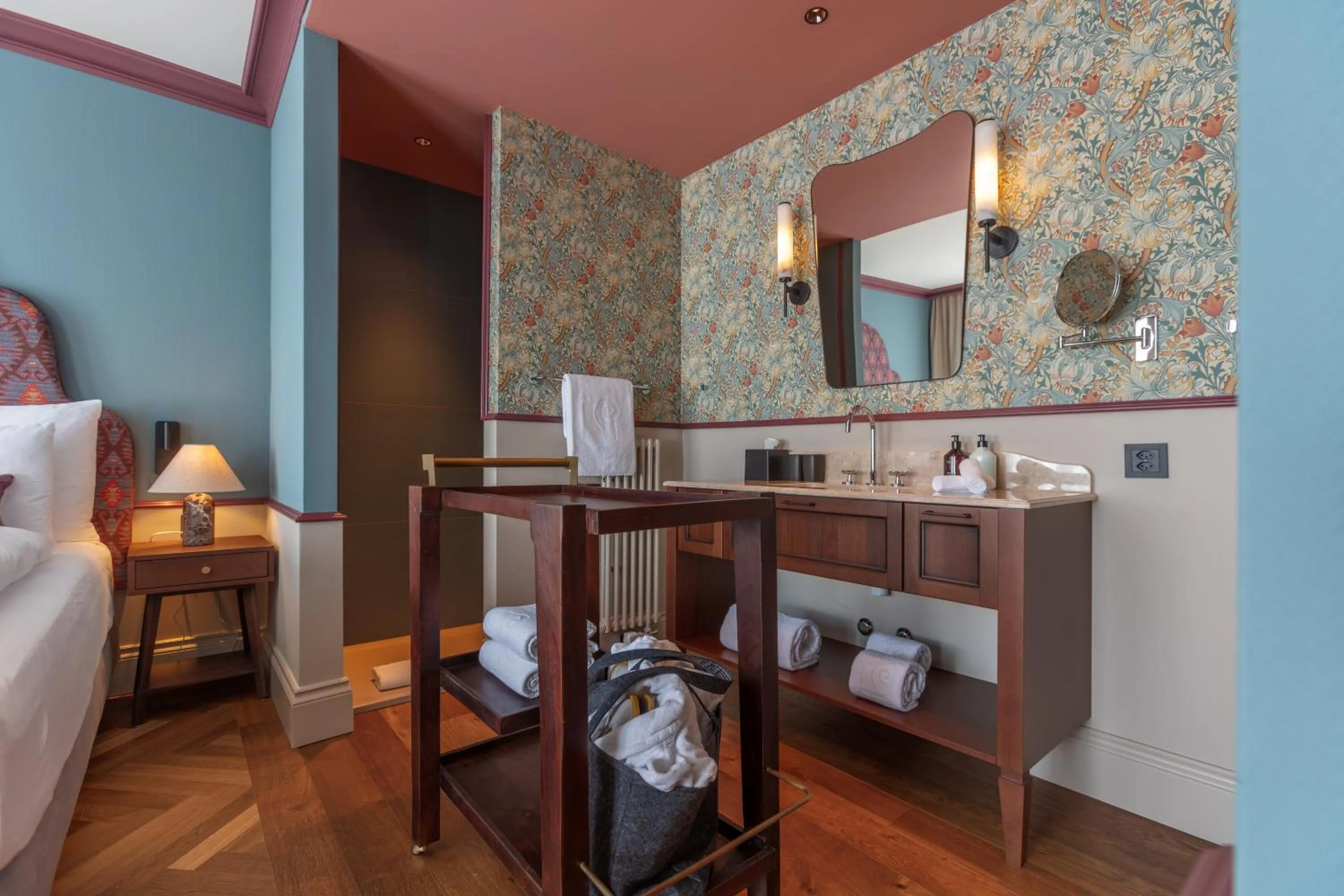 Bed in Hotel Mürren Palace