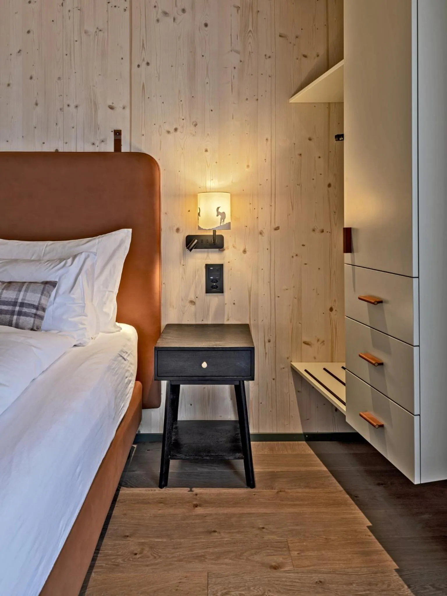 Bed in Hotel Mürren Palace