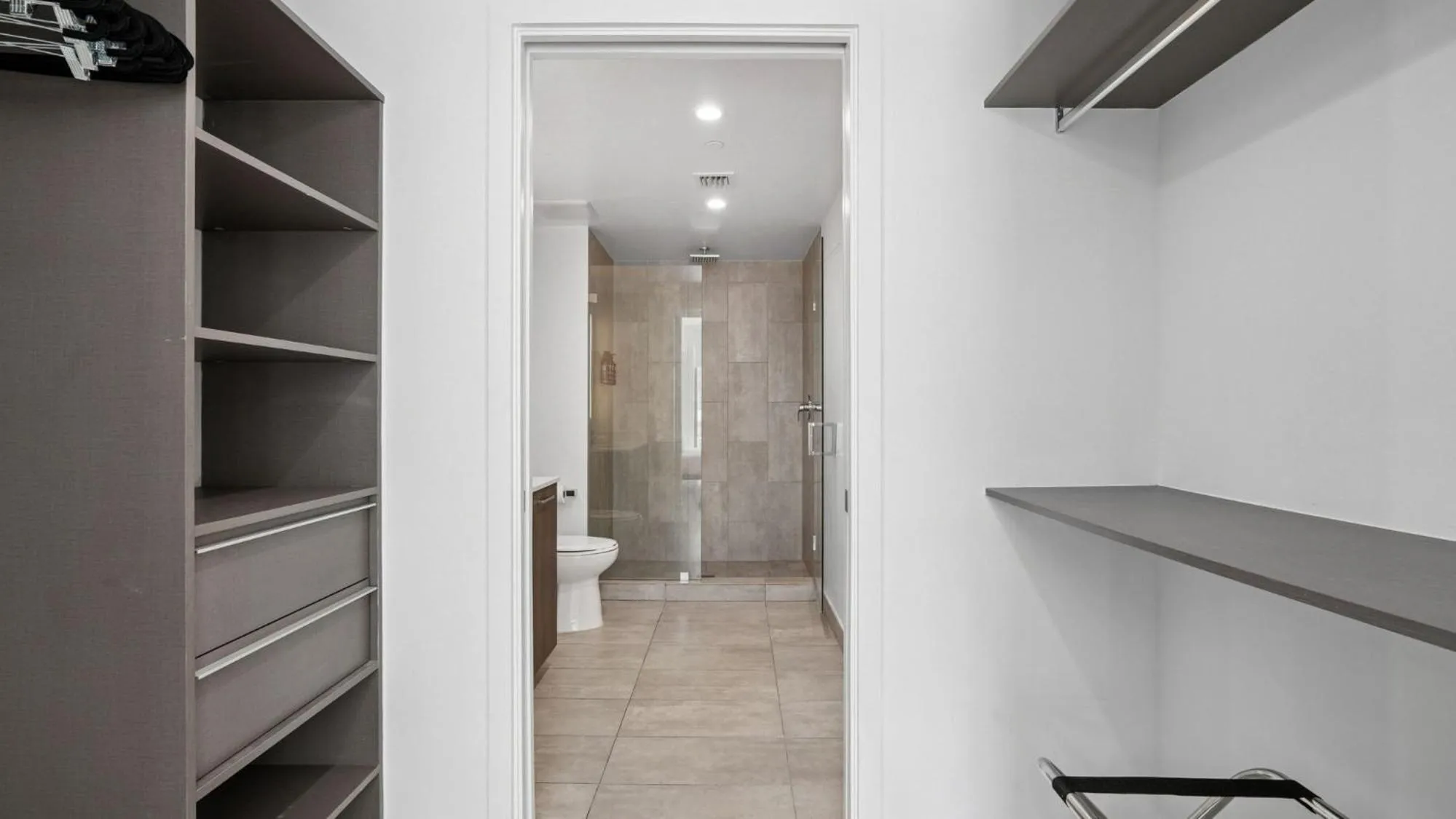 Bathroom in Sentral Alea Miami