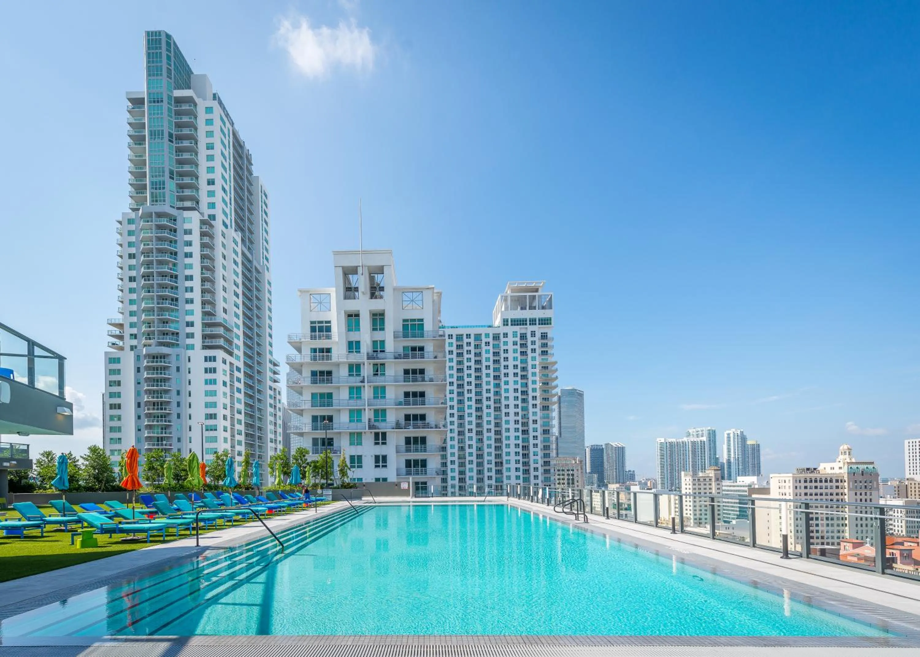 Property building in Sentral Alea Miami