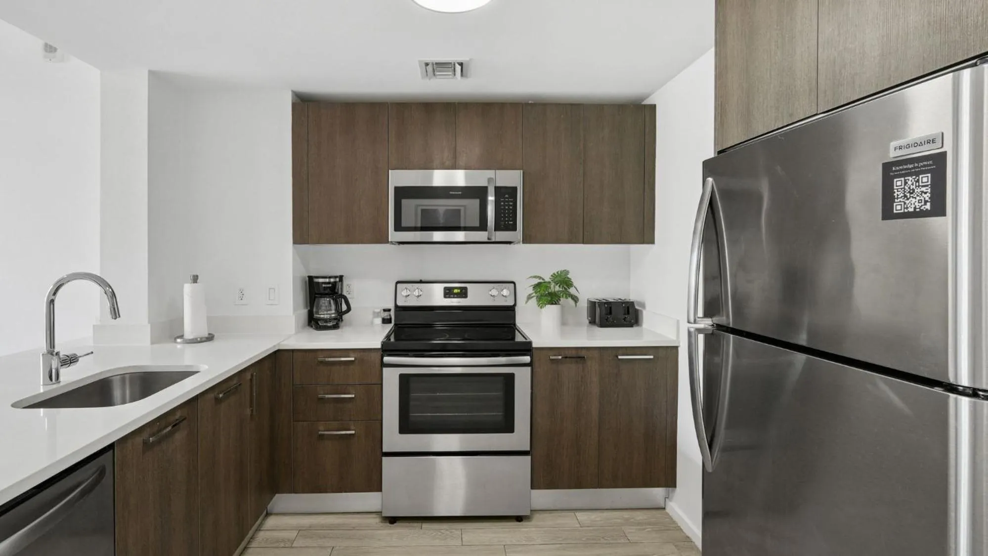 Kitchen or kitchenette in Sentral Alea Miami