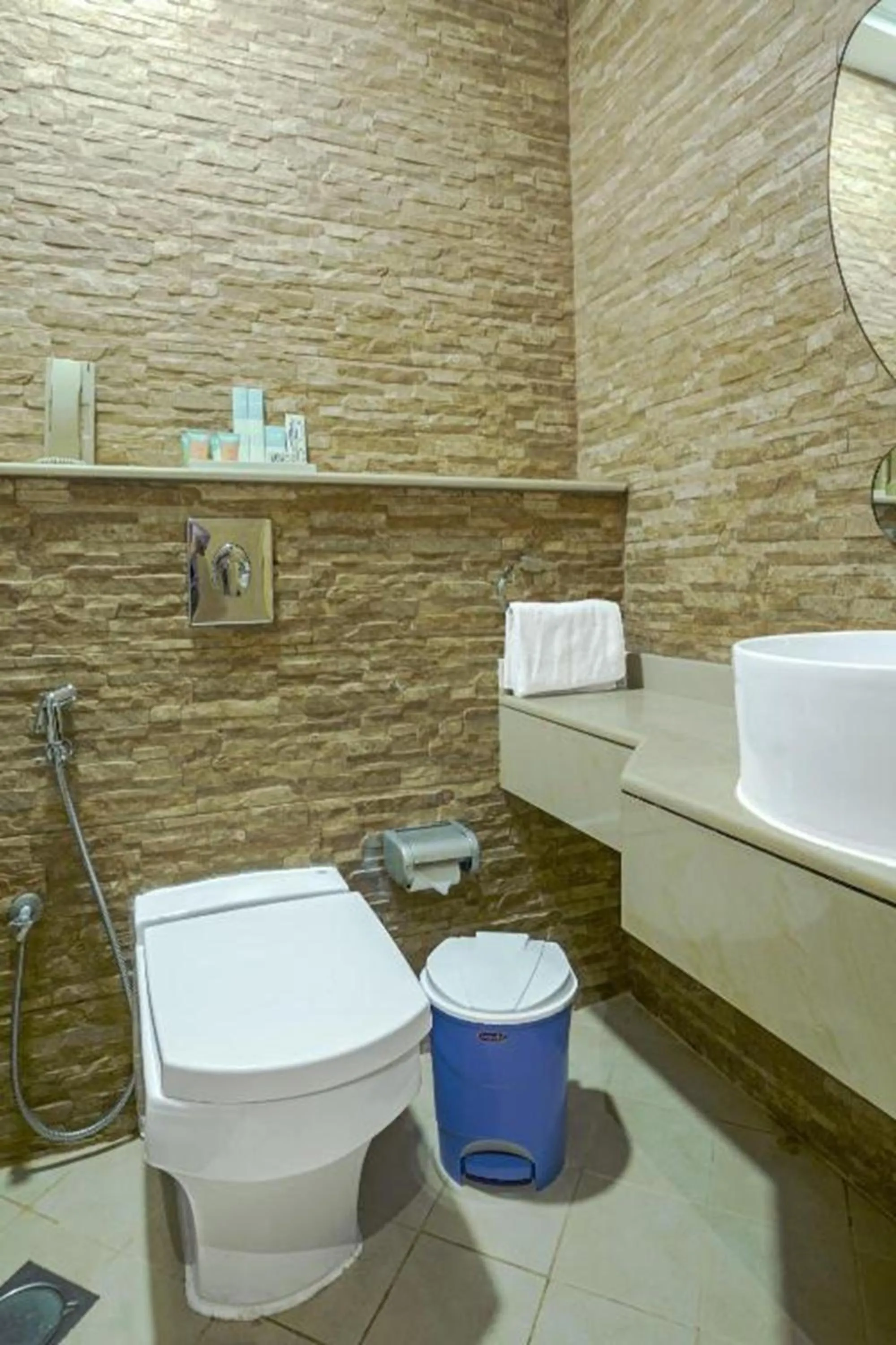 Bathroom in Palette Royal Reflections Hotel and Spa Dubai