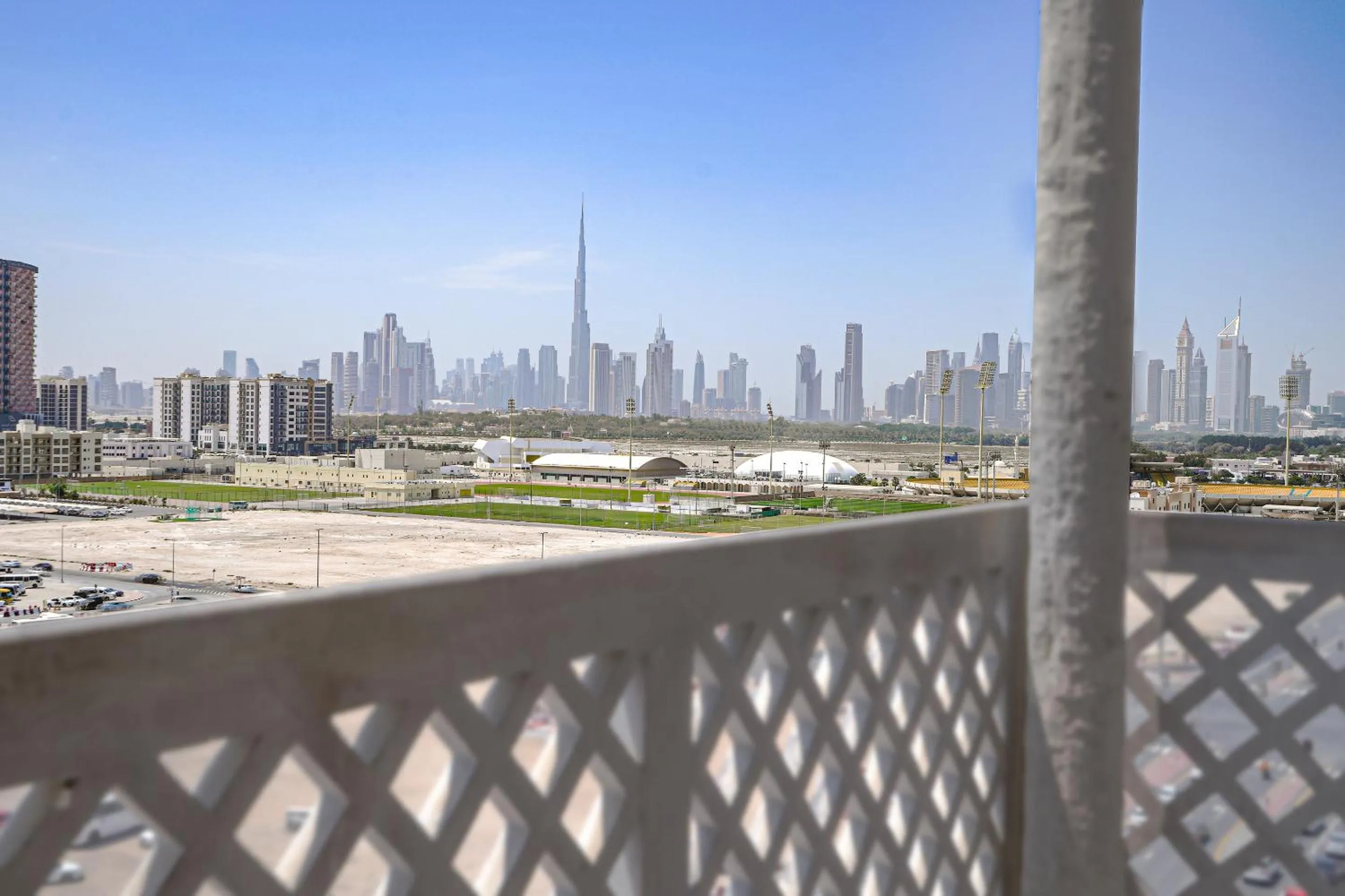 Bedroom in Palette Royal Reflections Hotel and Spa Dubai