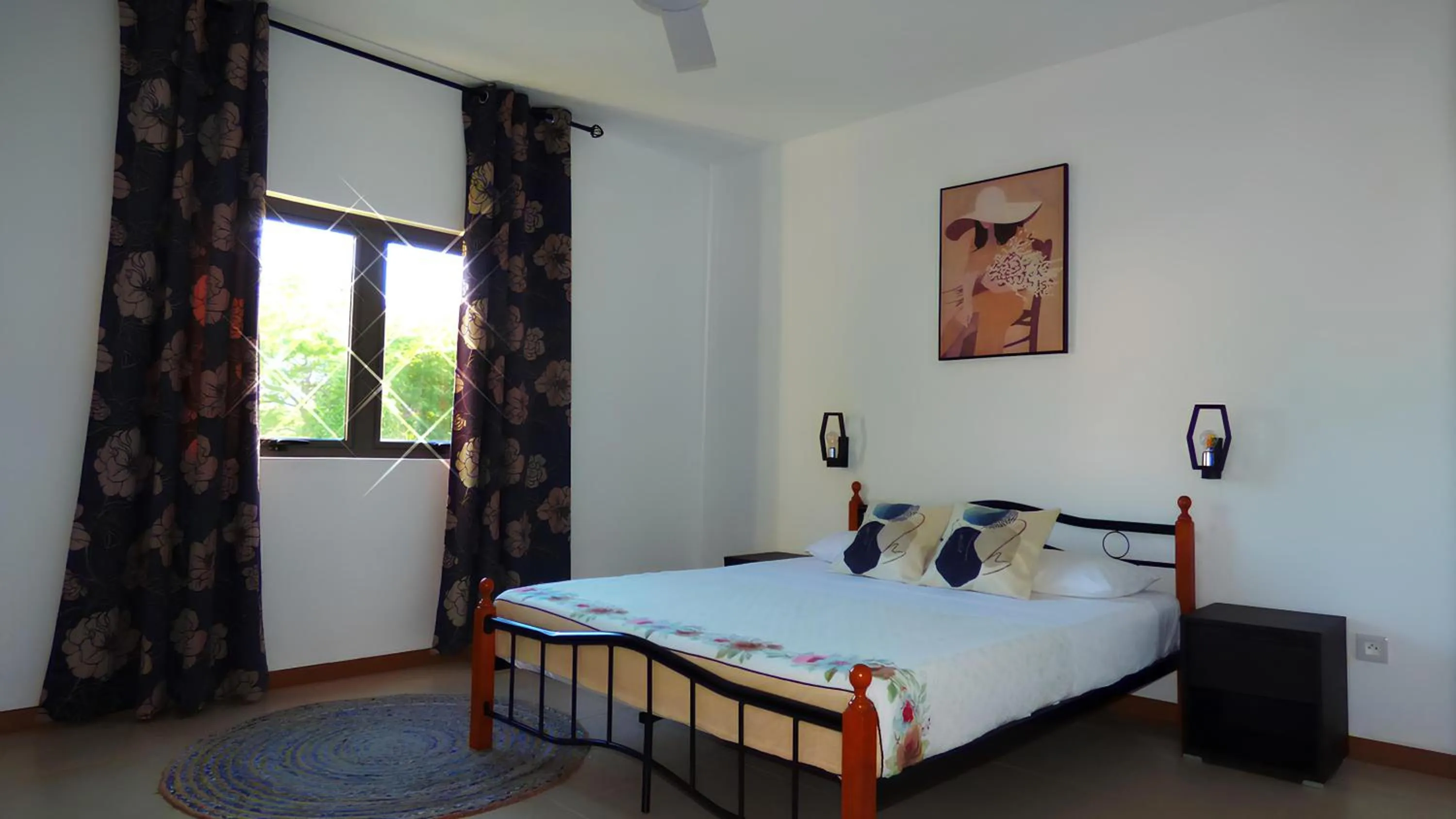 Photo of the whole room, Bed in La Nuit Étoilée , Restez plus, payez moins !