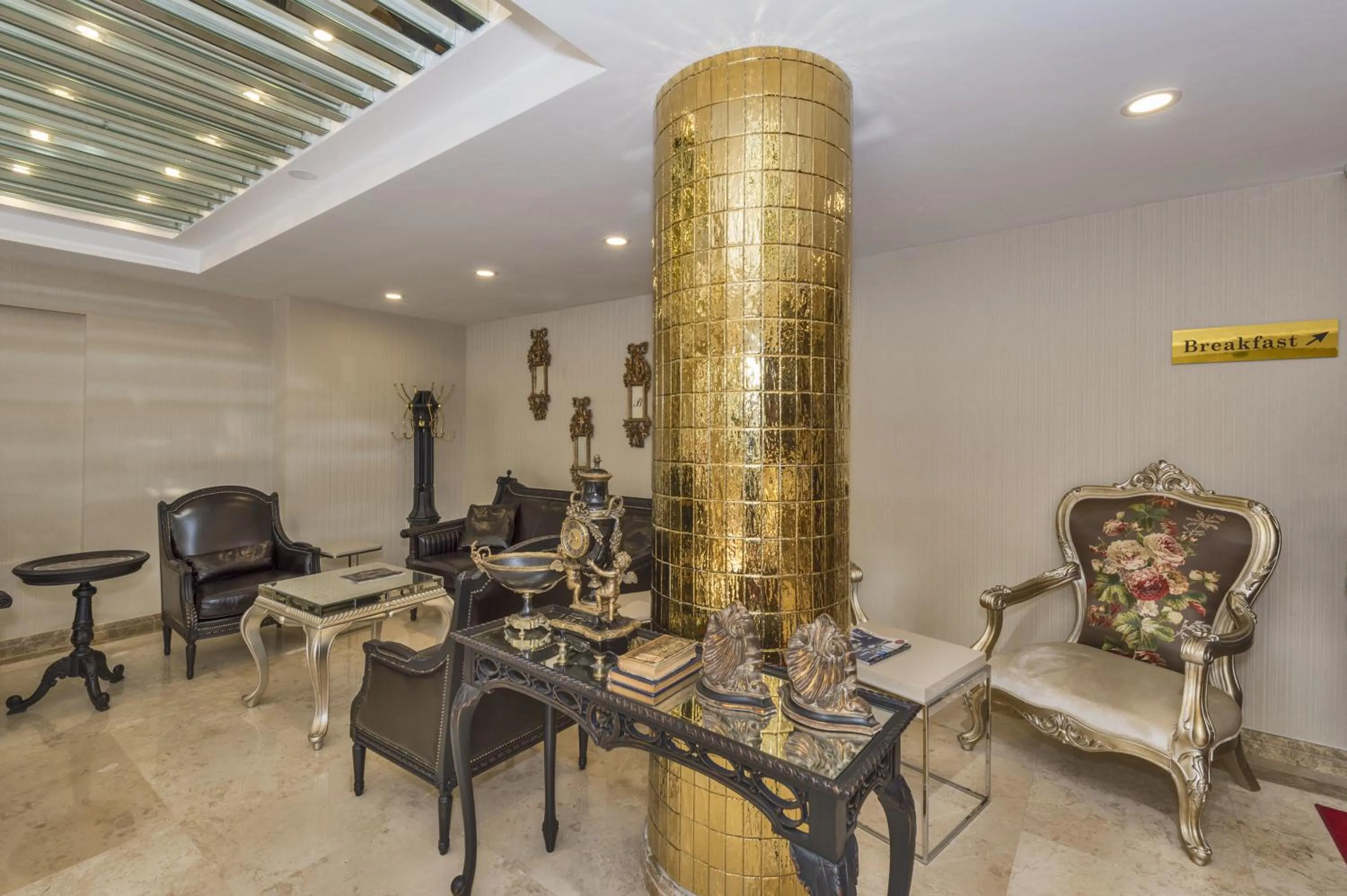 Lobby or reception in Escardın hotel