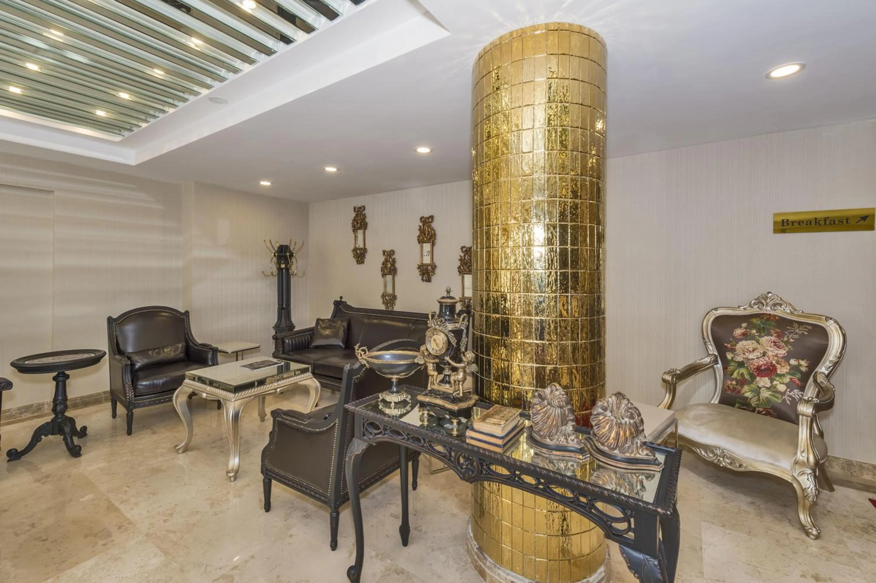 Lobby or reception in Escardın hotel