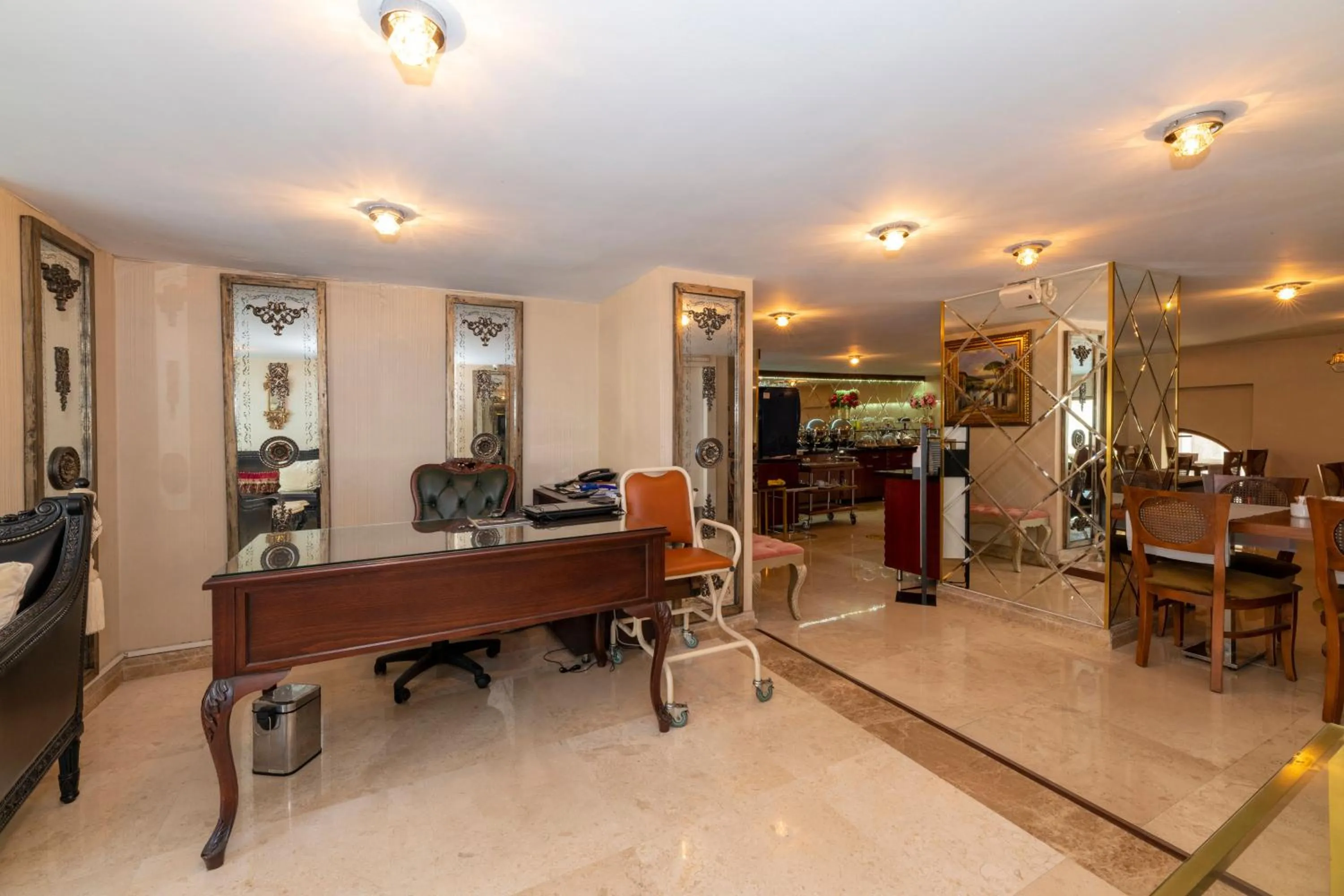 Seating area in Escardın hotel