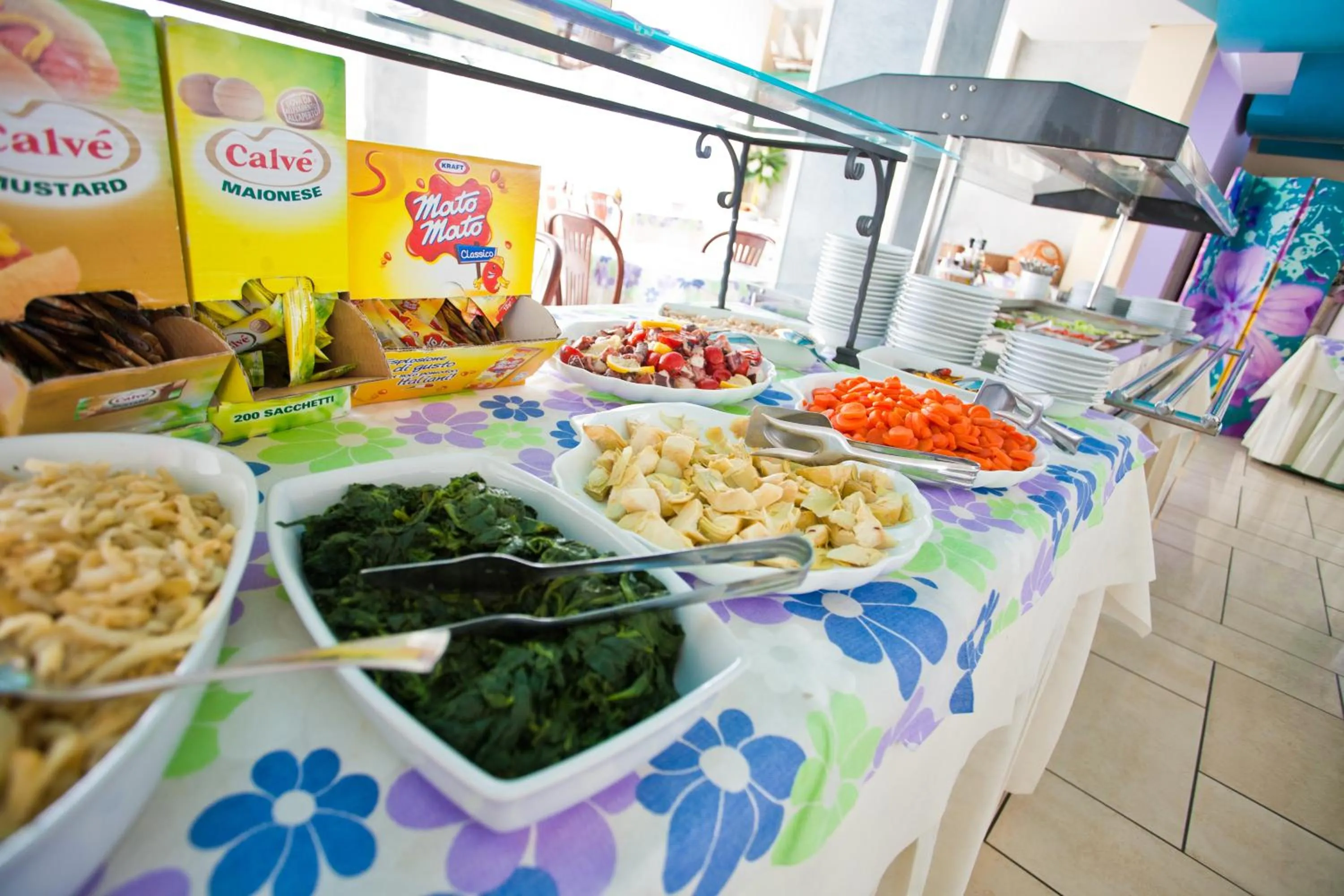 Restaurant/places to eat in Hotel Condor