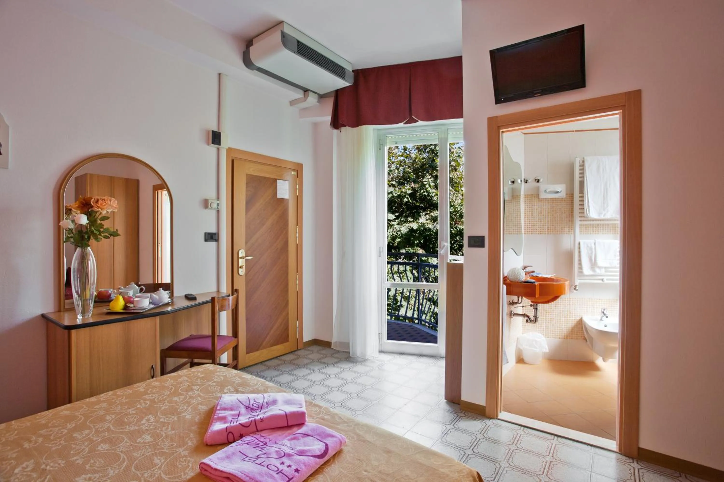 Bedroom in Hotel Condor