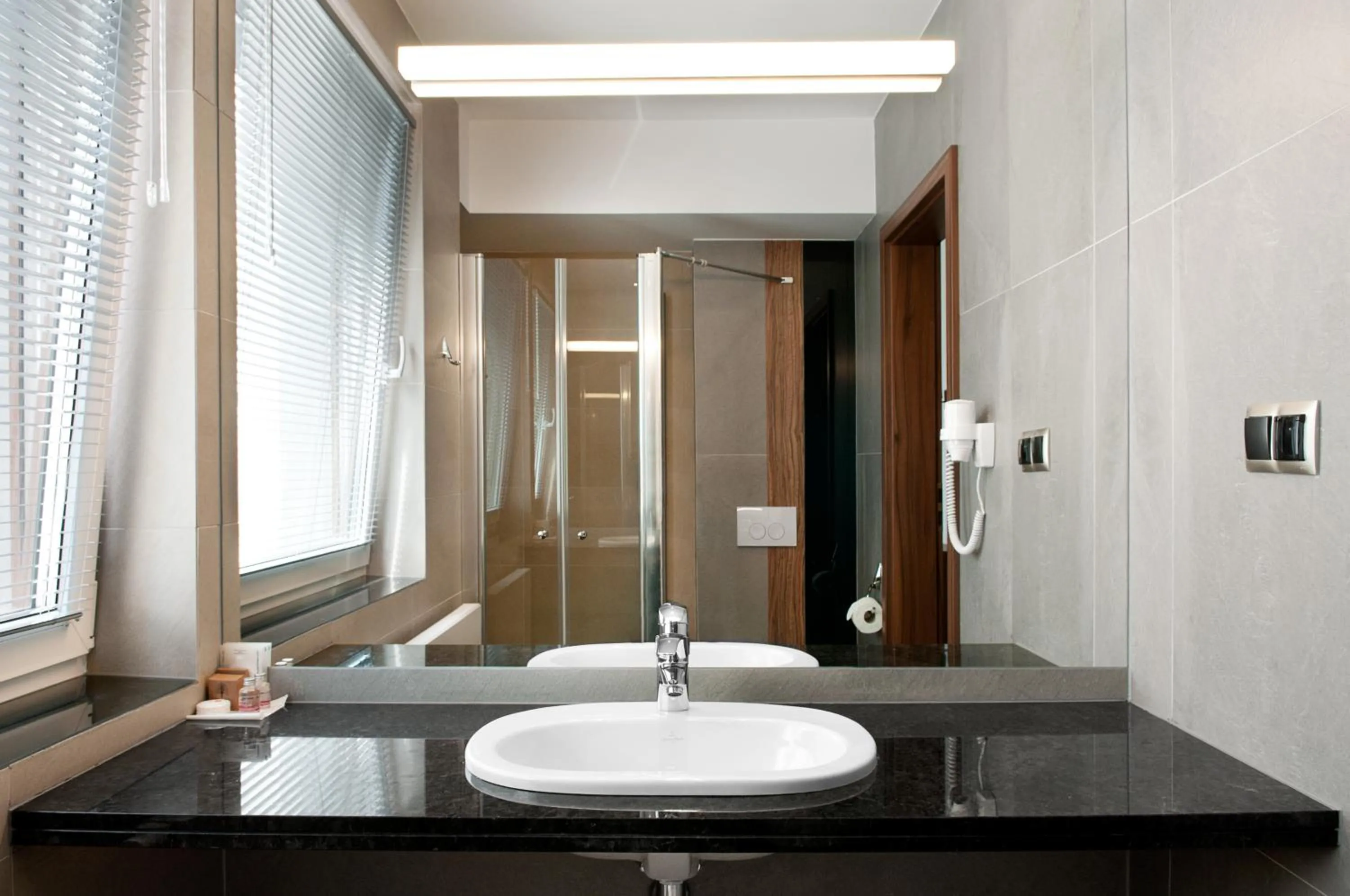 Bathroom in Hotel Piano