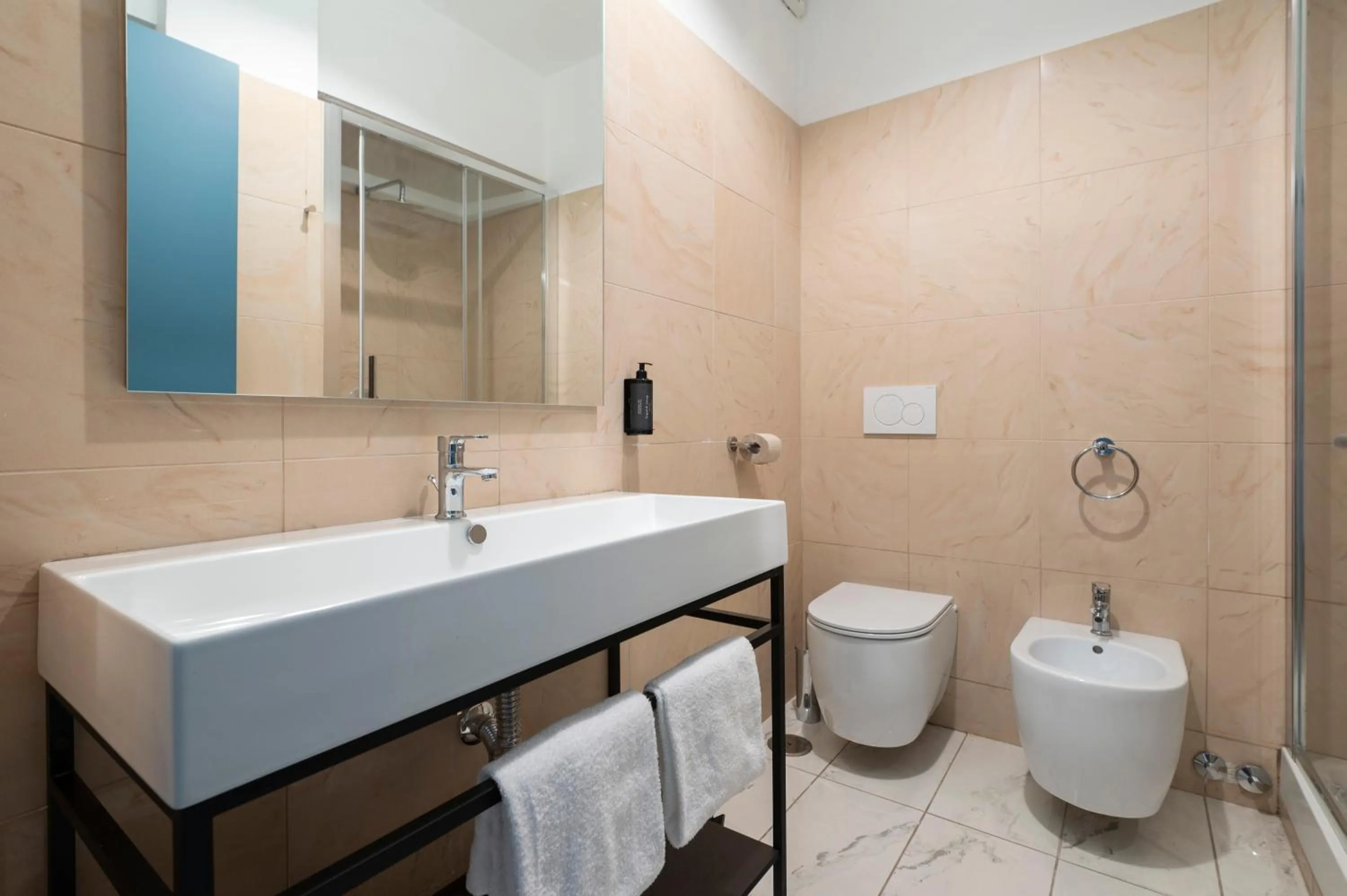 Shower in Rome Ciampino Smart Hotel