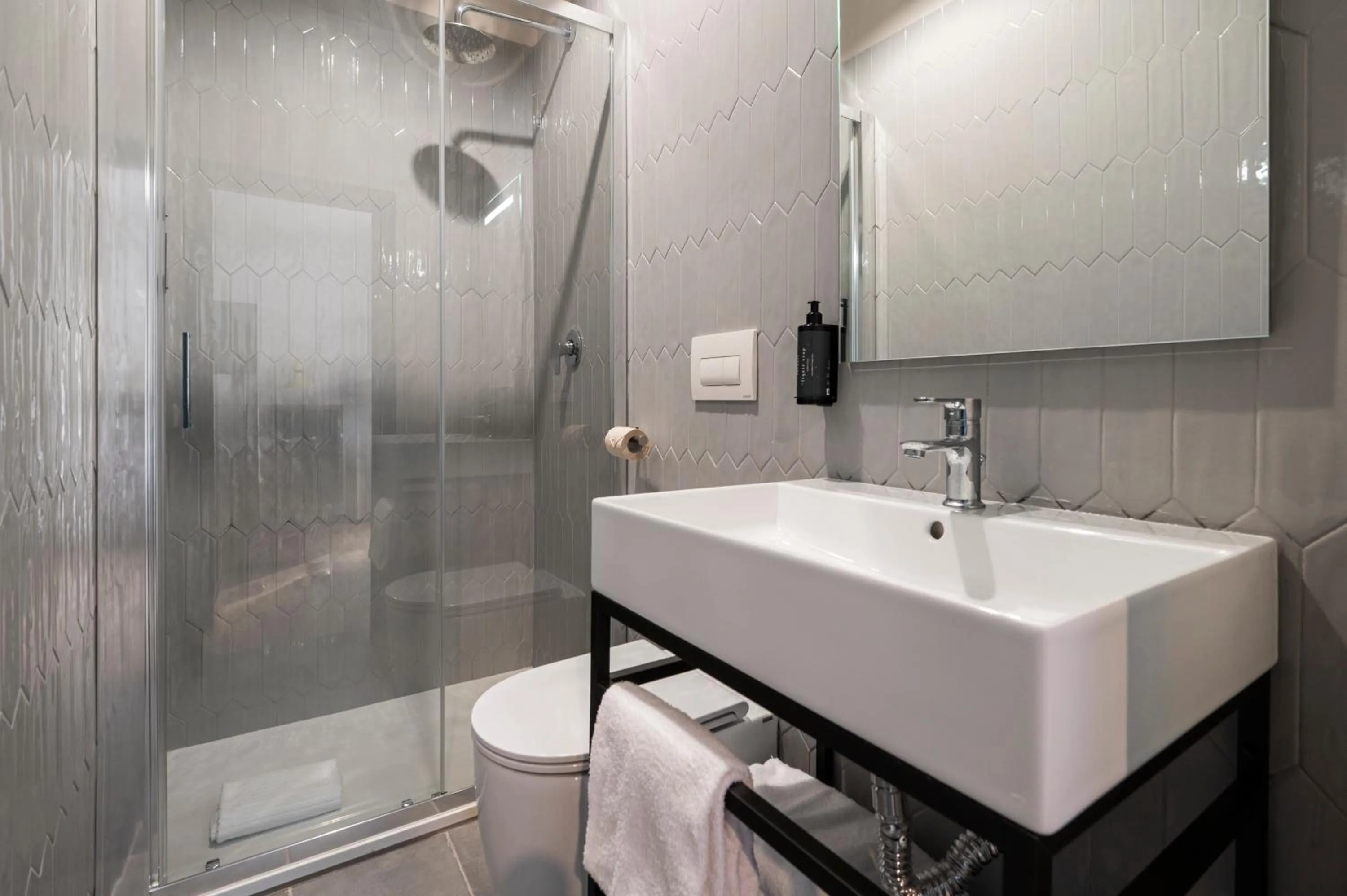 Shower in Rome Ciampino Smart Hotel