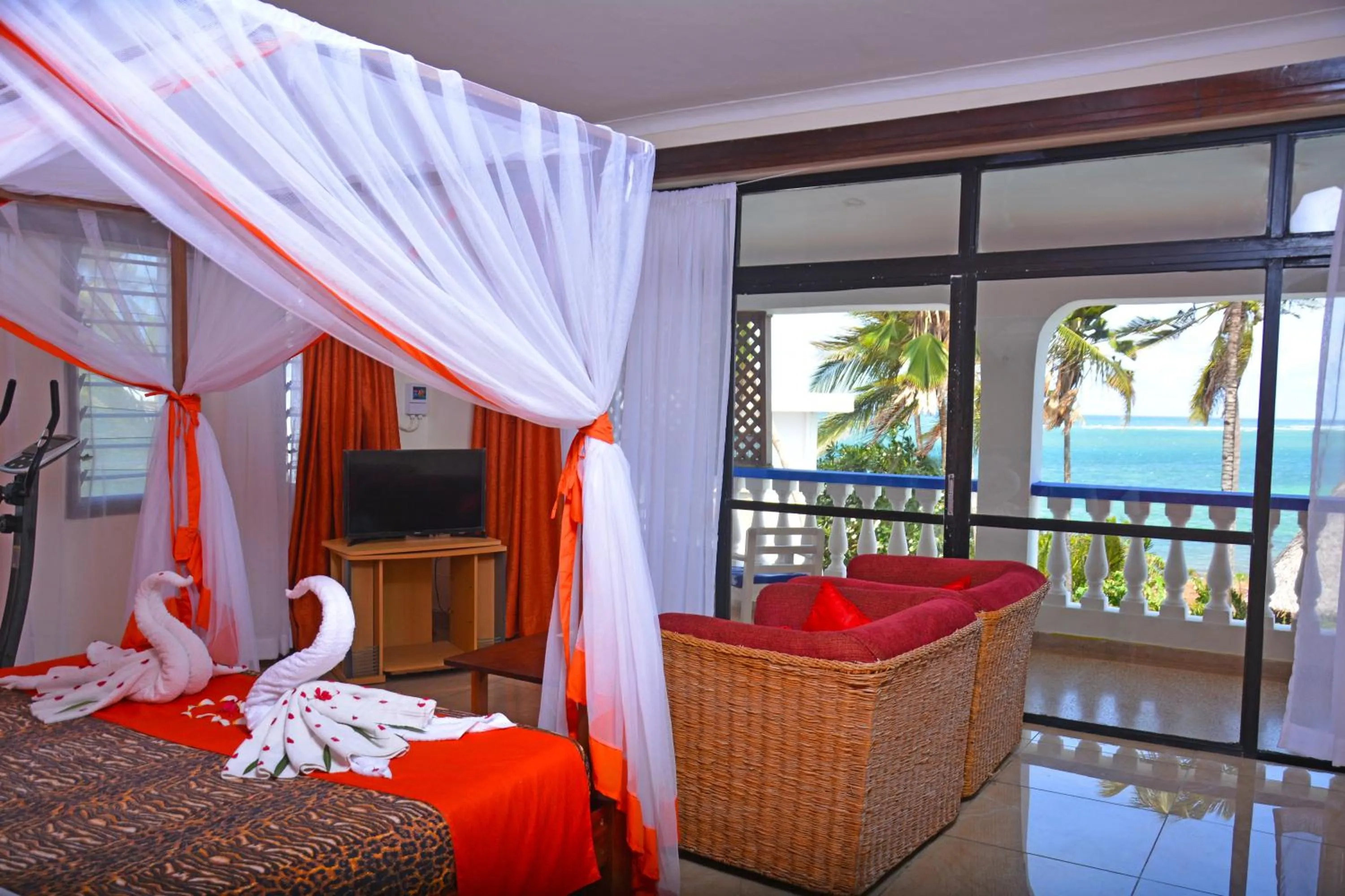 Sea view, Bed in Ocean View Nyali Boutique Hotel