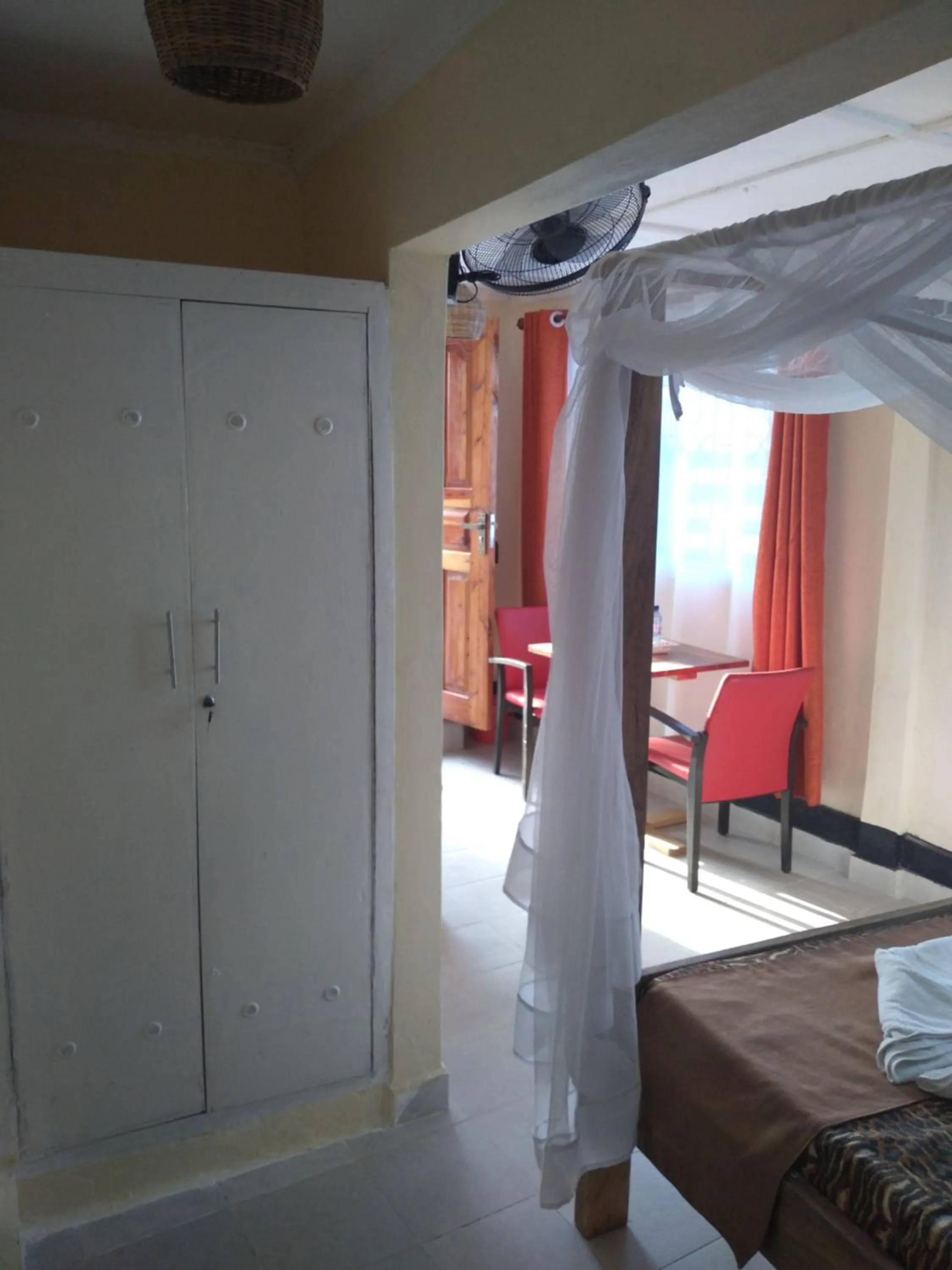 wardrobe, Bed in Ocean View Nyali Boutique Hotel