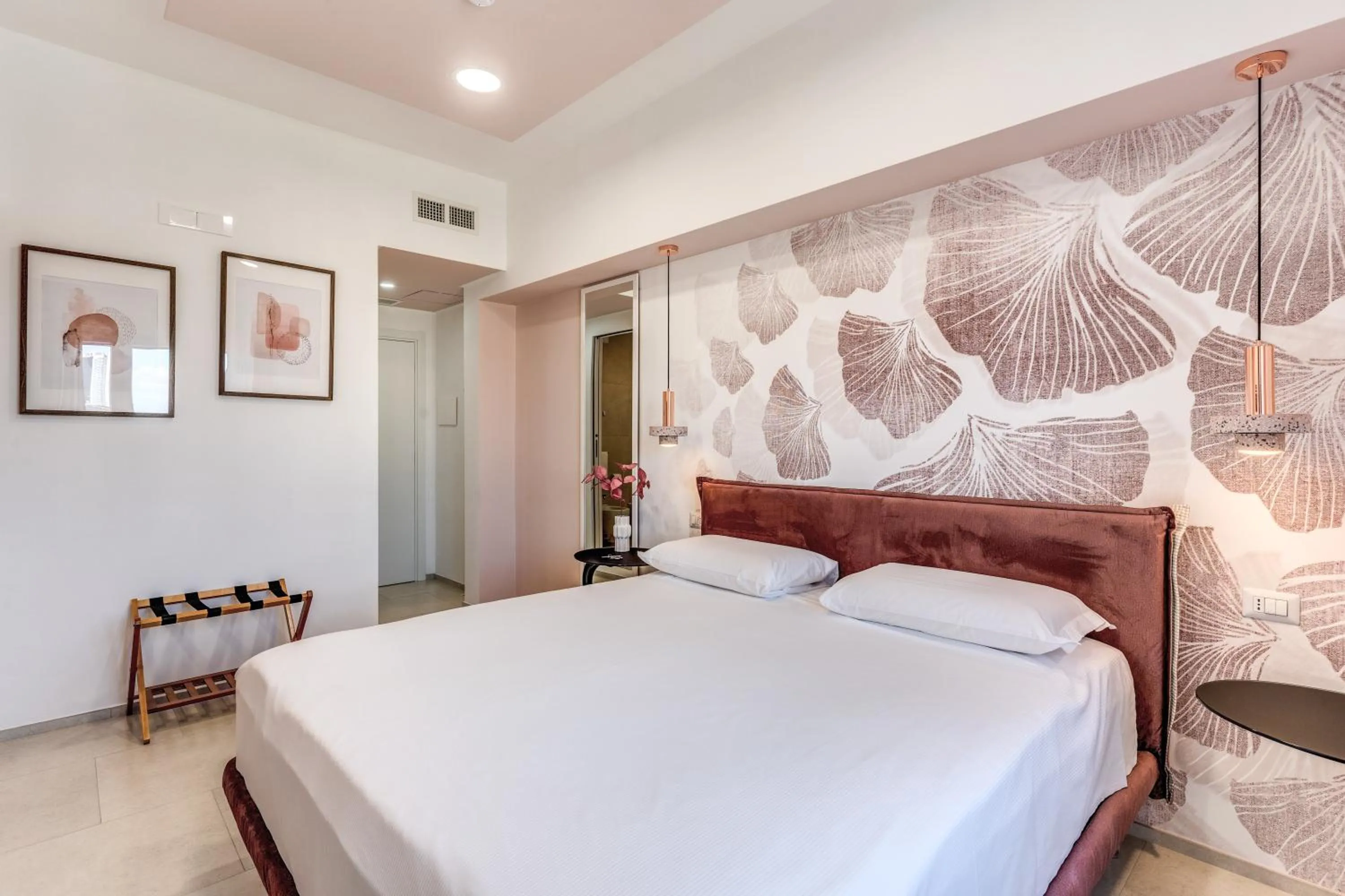 Bedroom, Bed in National Square Napoli