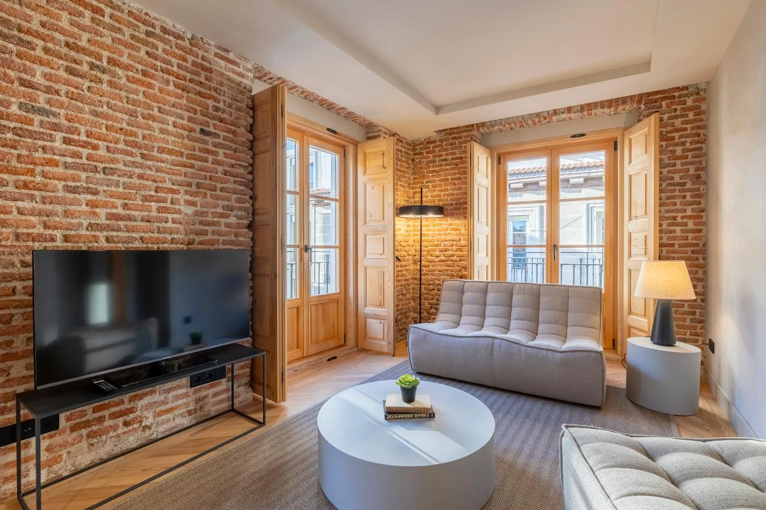 Living room in Rio by Wynwood House