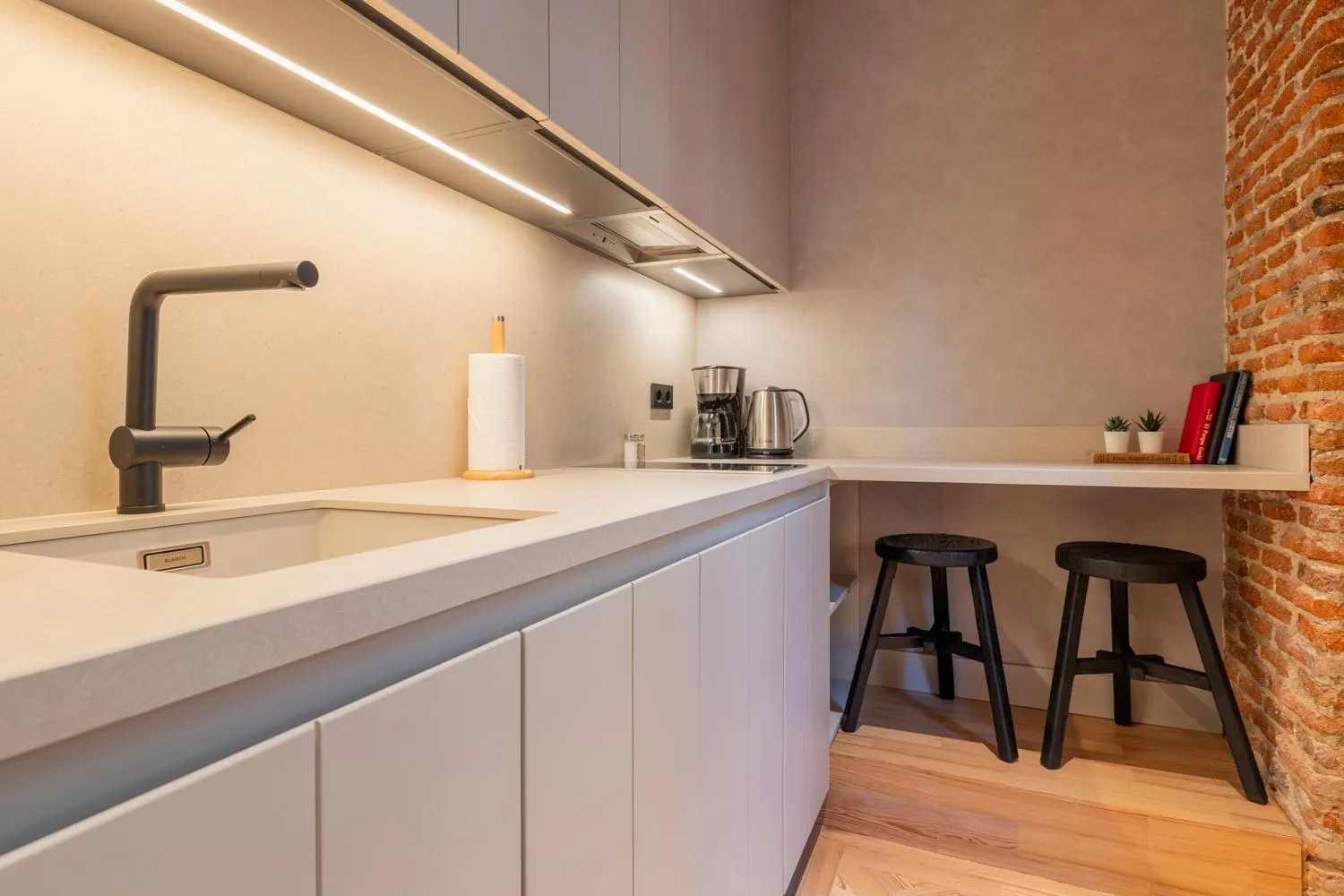 Coffee/tea facilities in Rio by Wynwood House