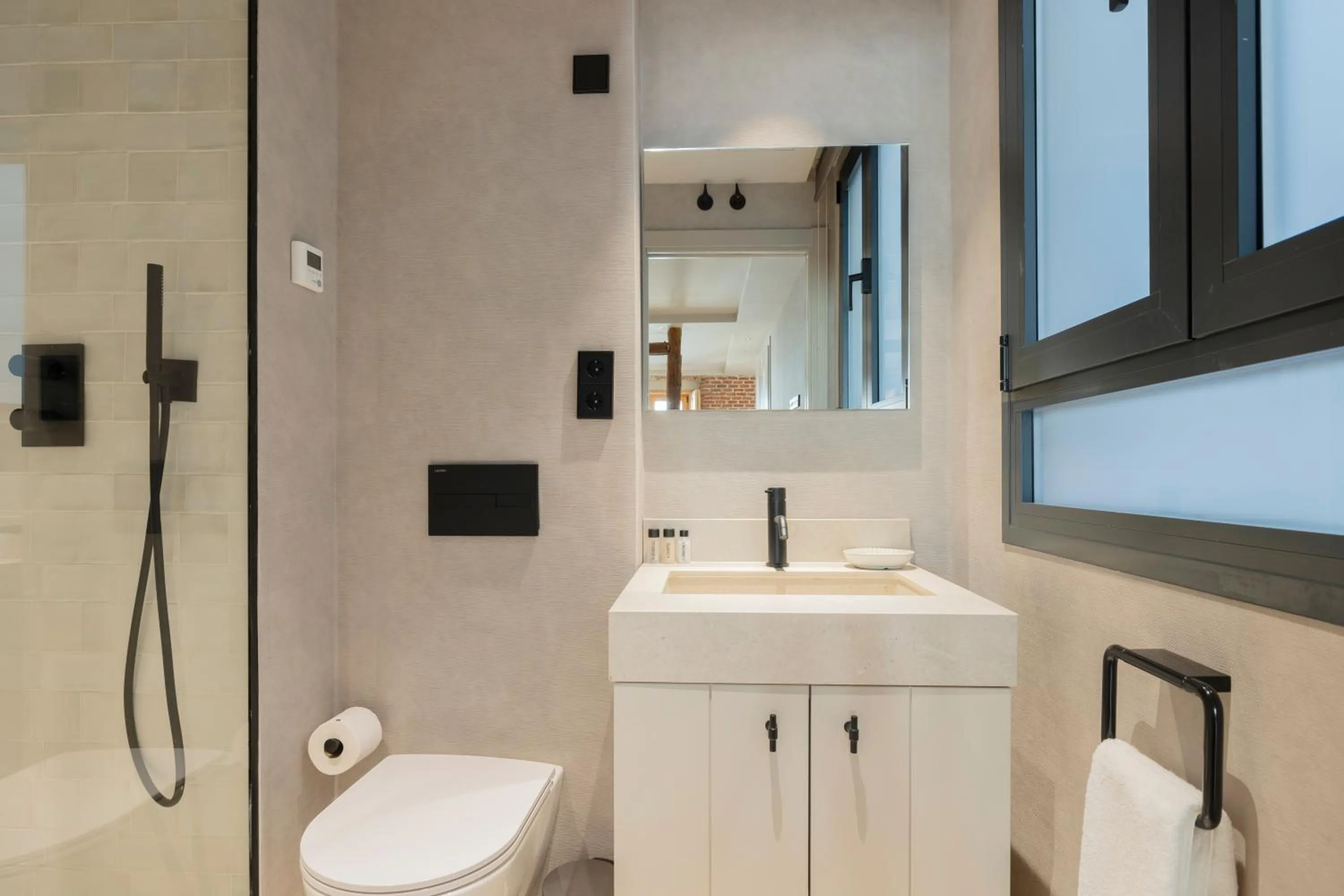 Bathroom in Rio by Wynwood House