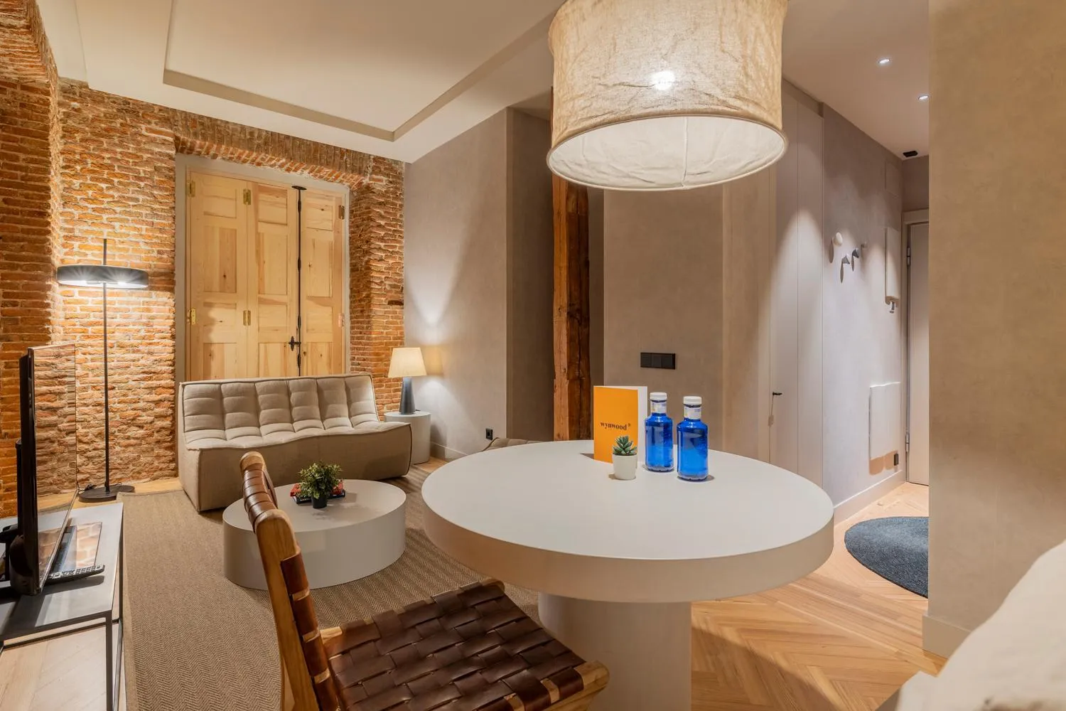 Living room in Rio by Wynwood House