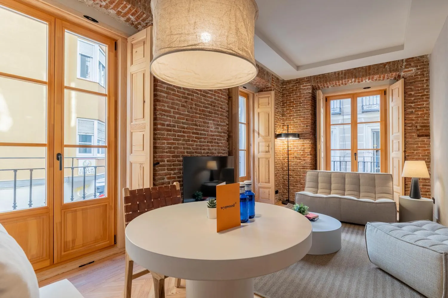 Living room in Rio by Wynwood House