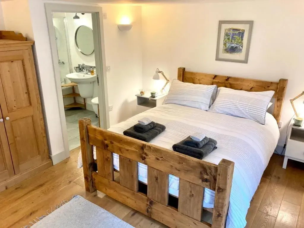 King Room with Garden View - single occupancy in Westbury Cross House Bed & Breakfast King Room with Garden View - single occupancy in Westbury Cross House Bed & Breakfast