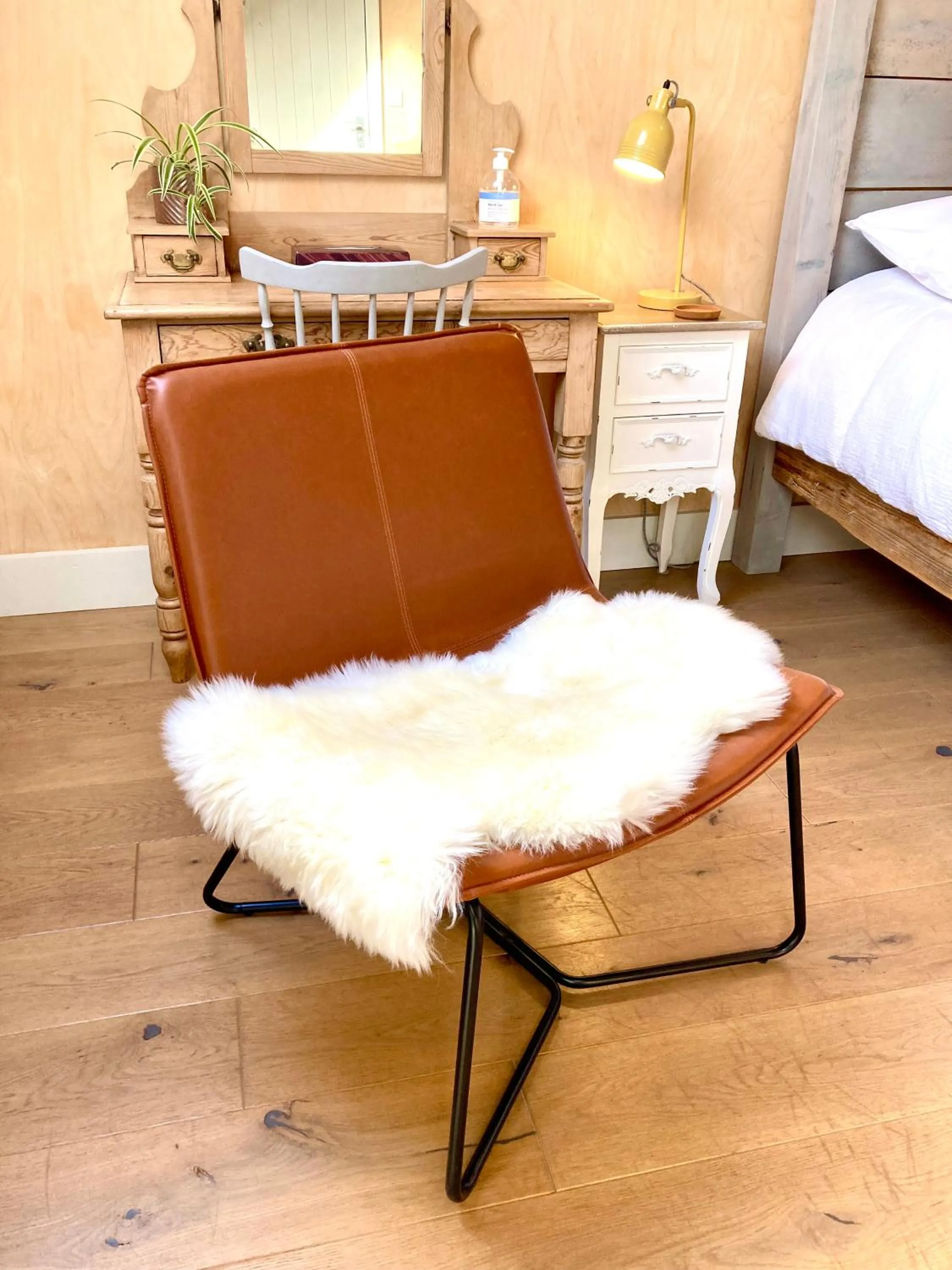 Decorative detail, Bed in Westbury Cross House Bed & Breakfast