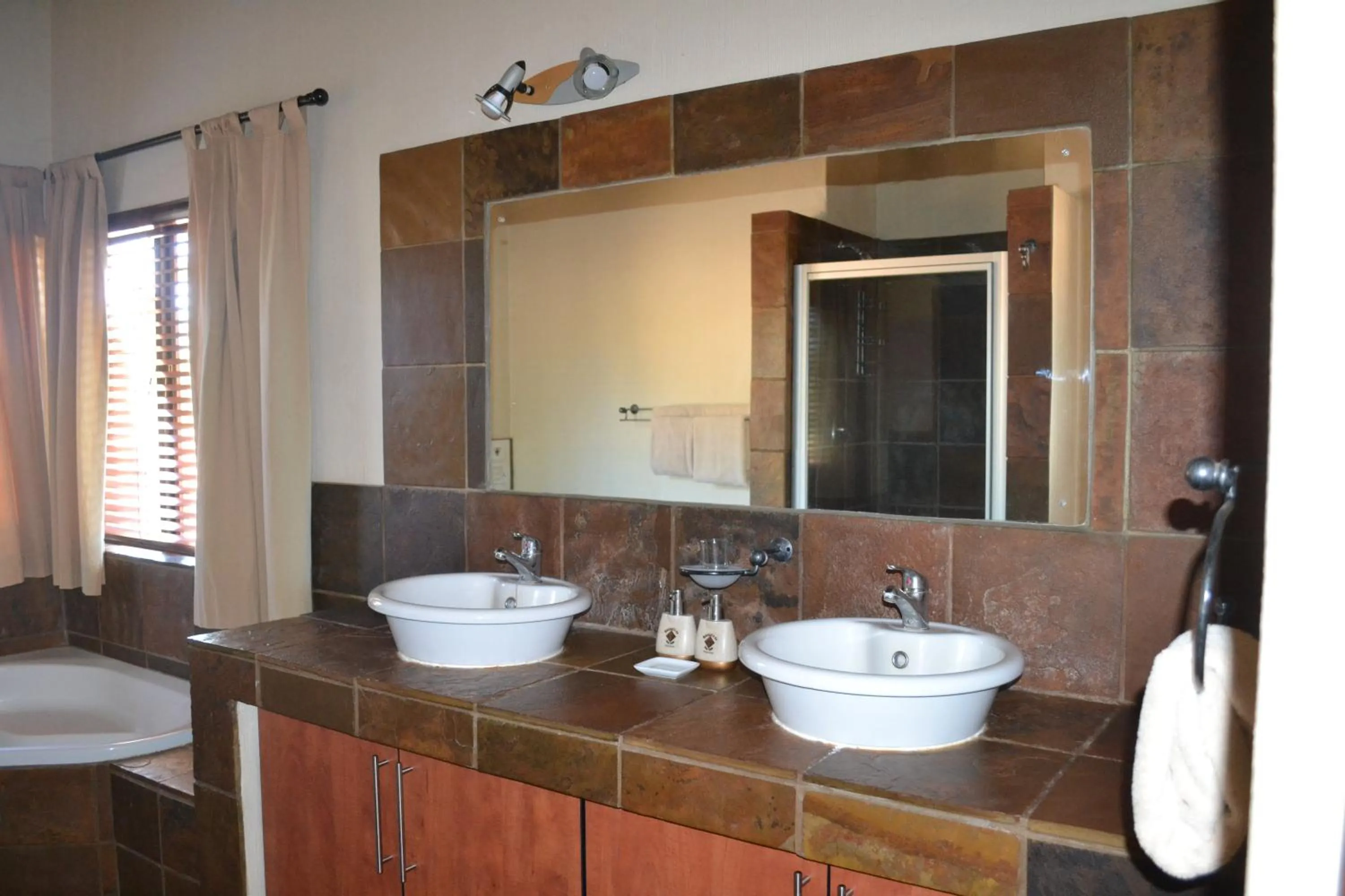 Bathroom in Makhato 84 Bush Lodge