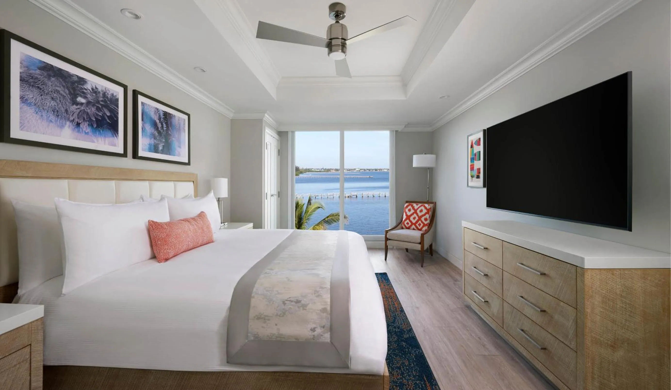 Bed in Sunseeker Resort Florida Gulf Coast, Curio Collection Hilton