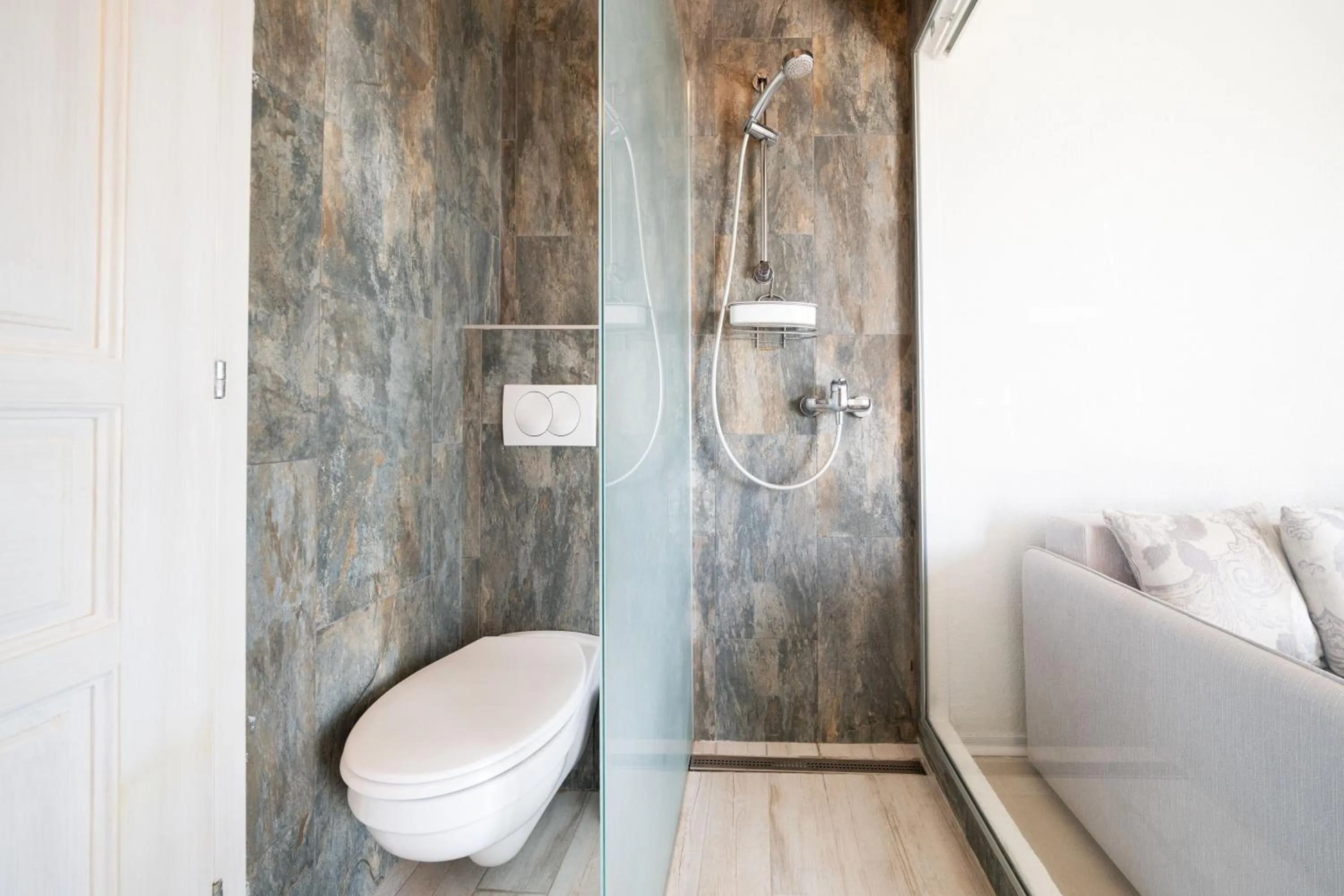 Shower in Klinci Village Resort