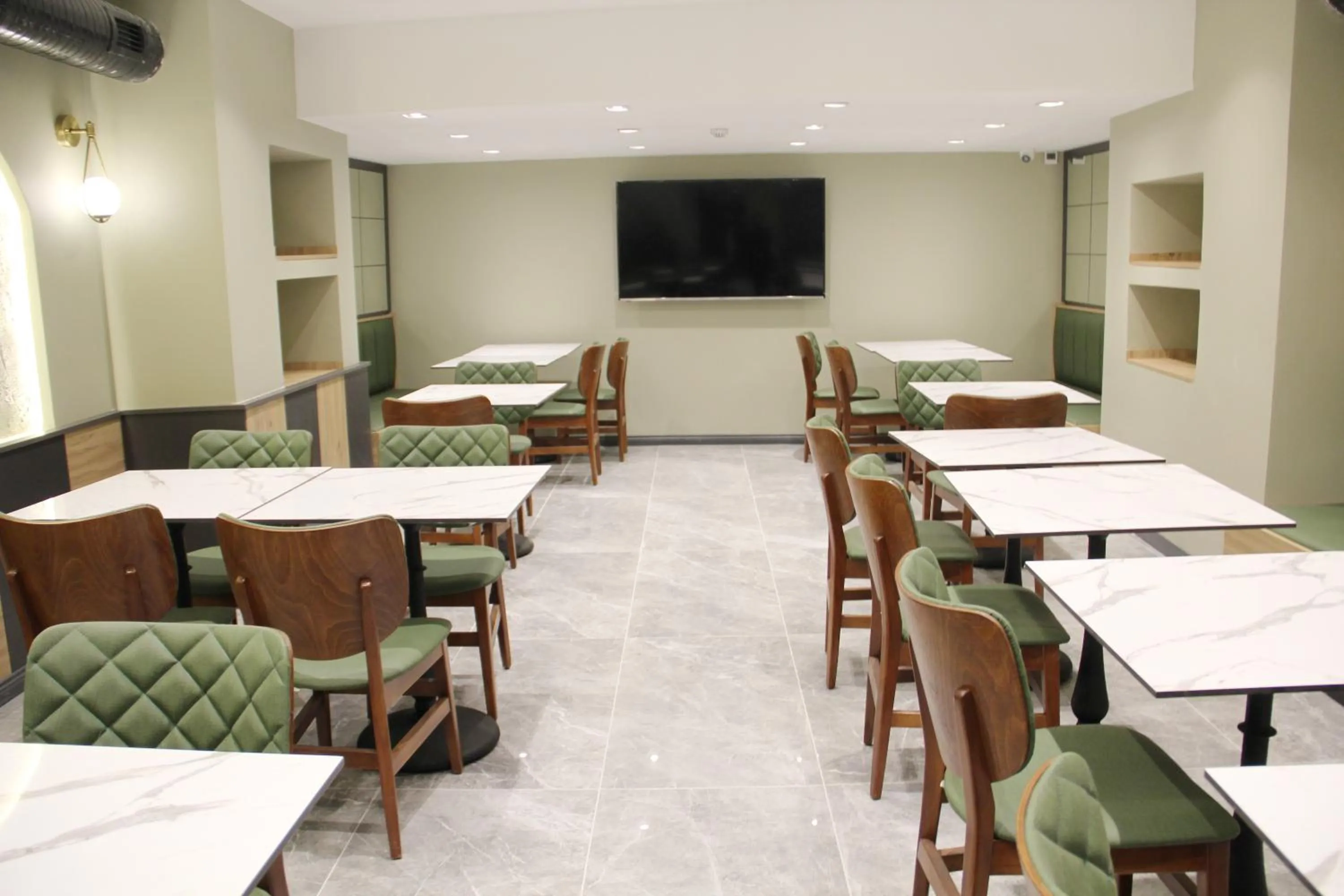 Restaurant/places to eat in Sabiha Sultan Hotel-Karakoy