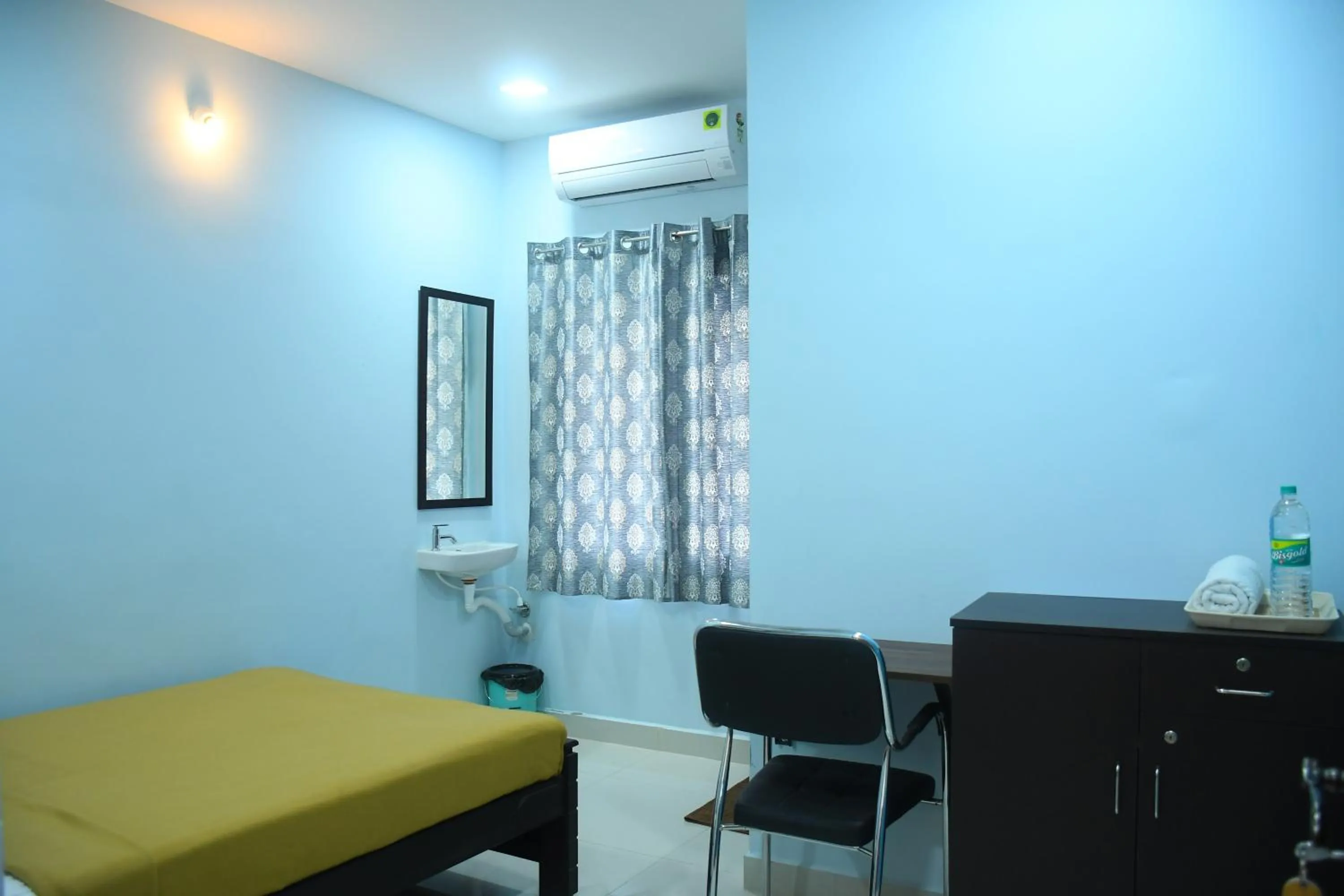 Bed in Thendral Park Inn