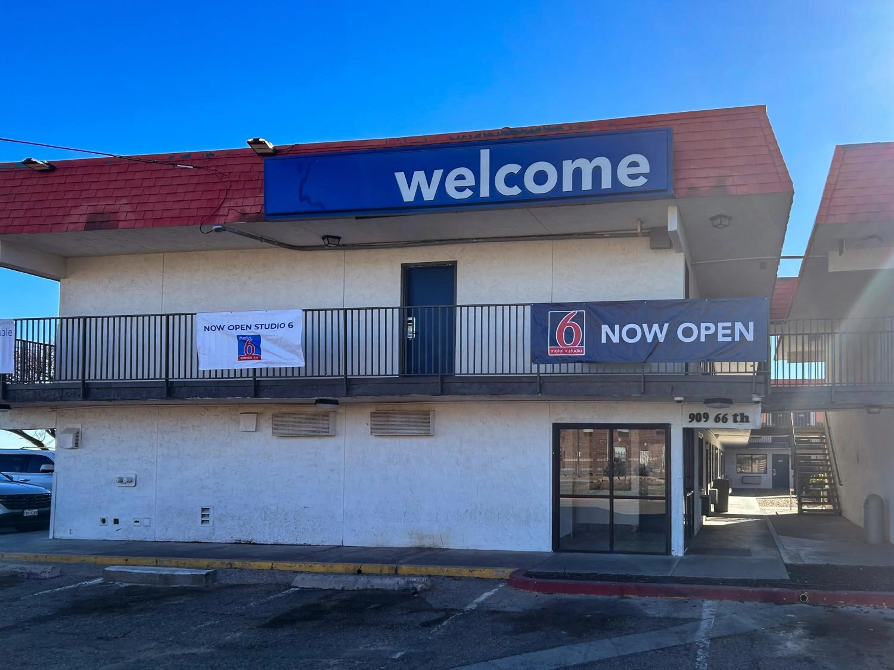 Property building in Studio 6 Lubbock, TX